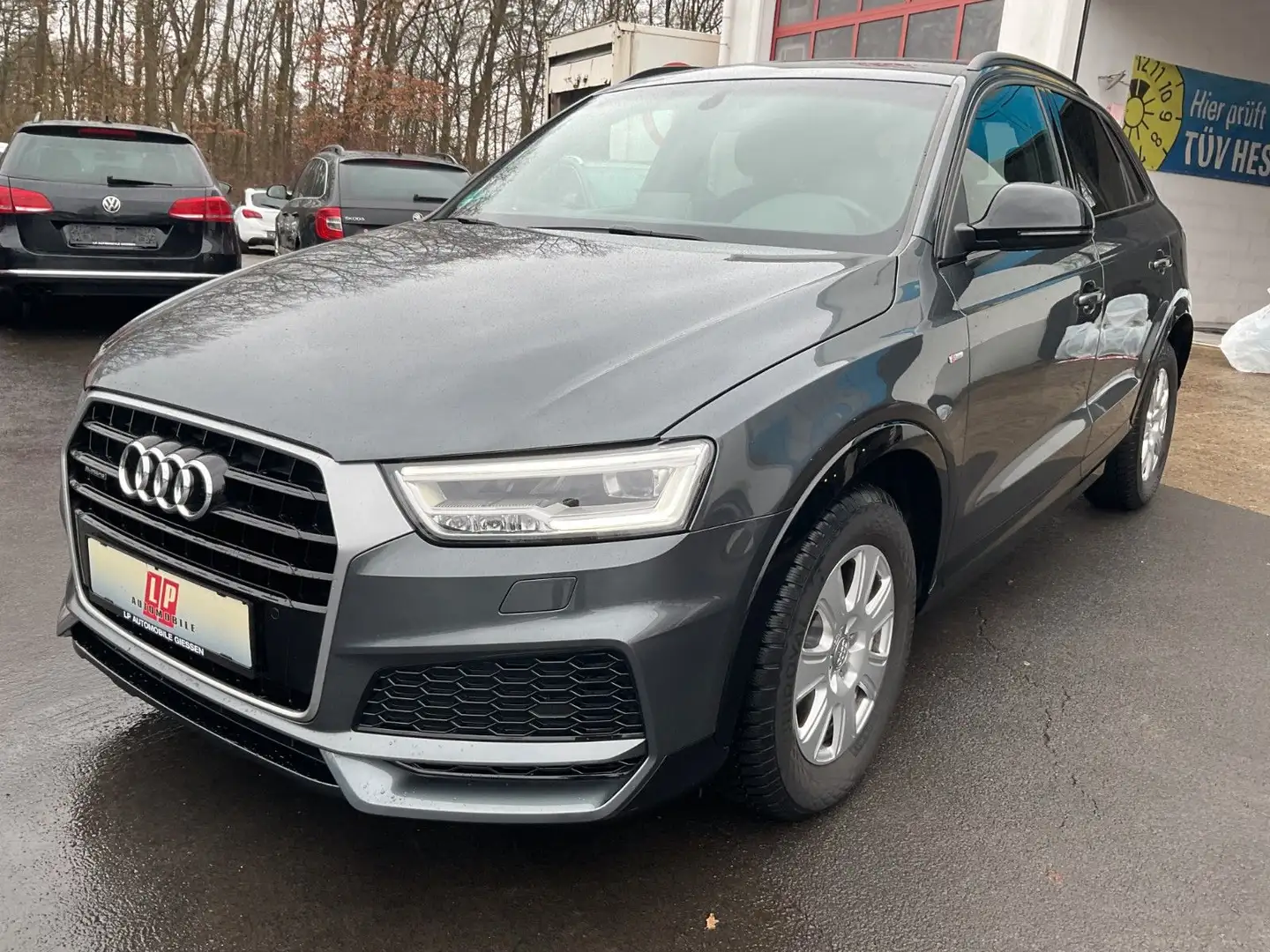 Audi Q3 2.0 TFSI S-Line quattro Navi Kamera AHK SHZ Grau - 1
