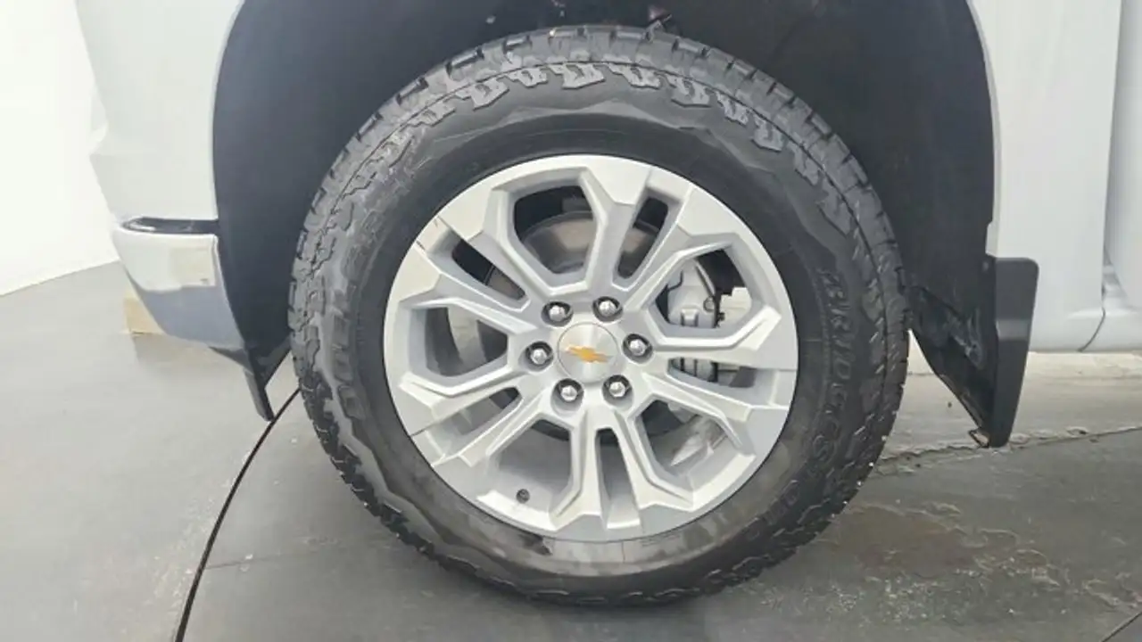 Chevrolet Silverado 1500 снимка Chevrolet Silverado 1500