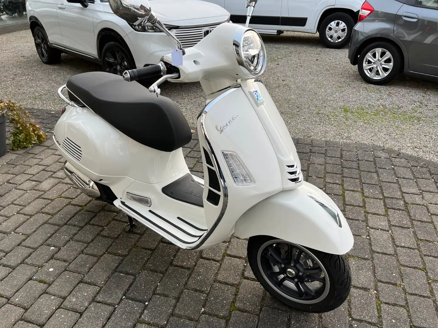 Vespa GTS 125 Super E5+ ABS sofort verfügbar Euro 5+ Alb - 1