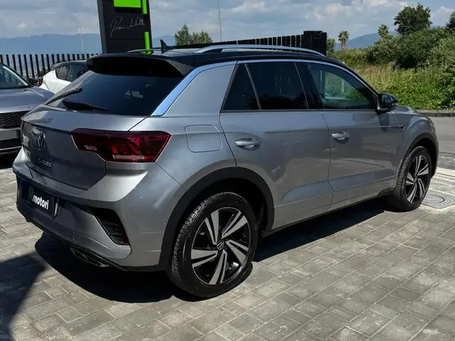 Volkswagen T-Roc view 7