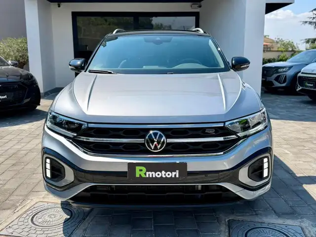 Volkswagen T-Roc view 3