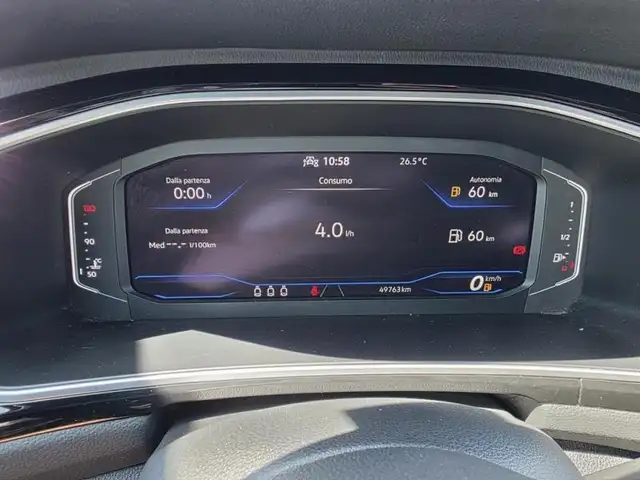 Volkswagen T-Roc view 4