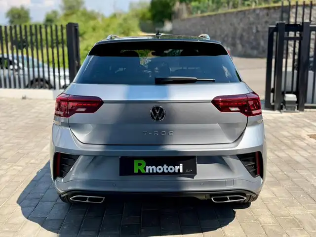 Volkswagen T-Roc view 9