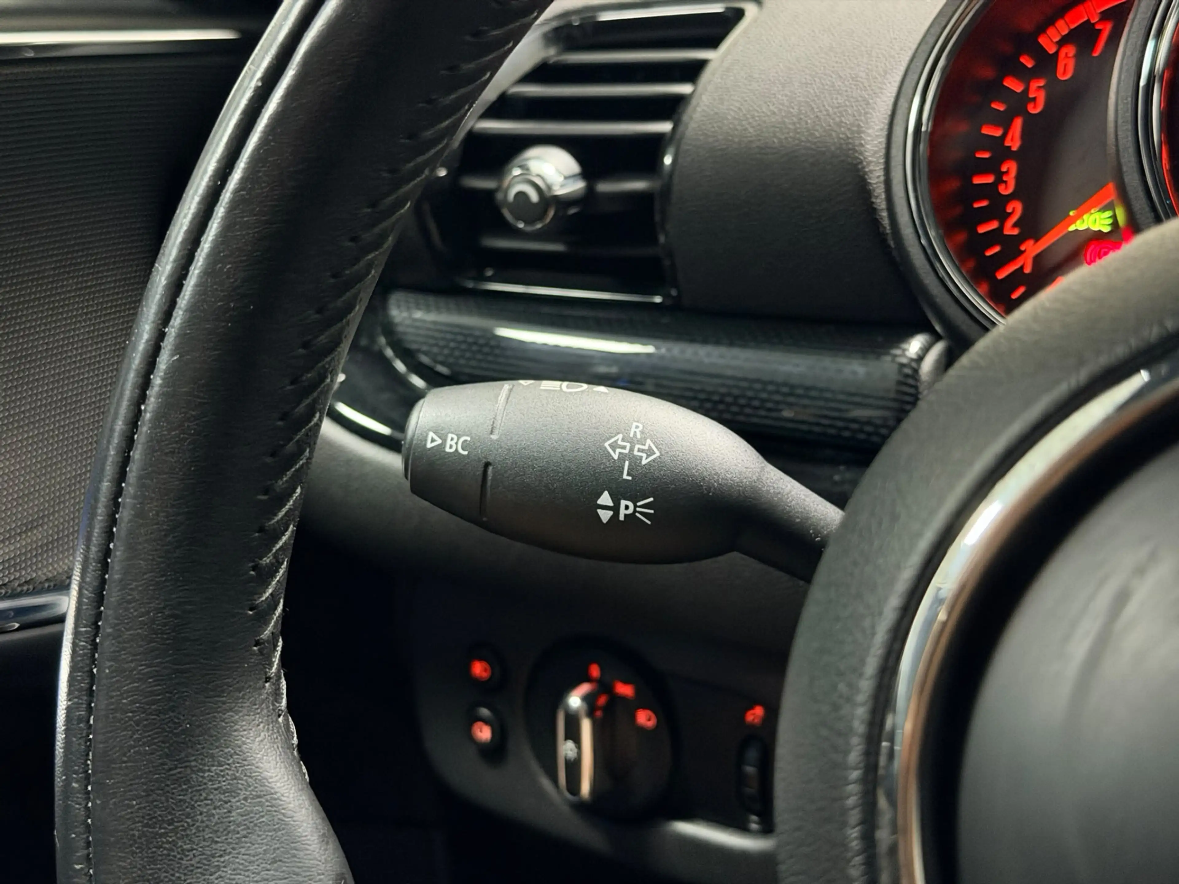 MINI Cooper S Clubman 2.0 Chili Serious Business | NAVI | STOELVERWARMIN — photo 36