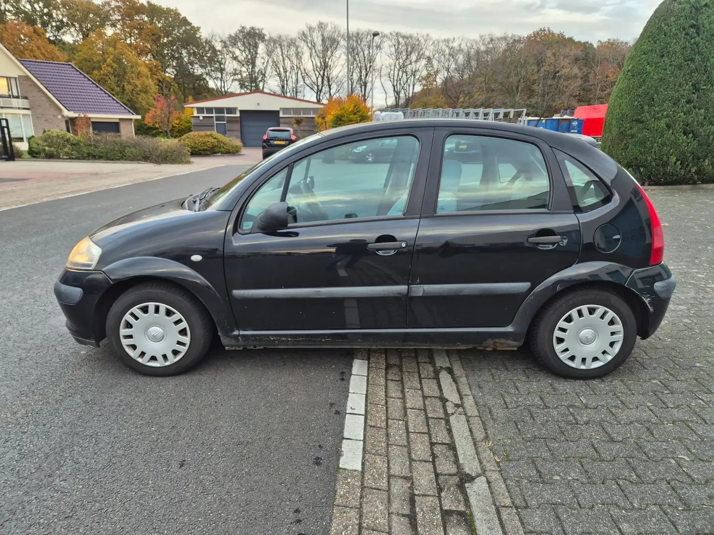 Citroen C3 1.1i Ligne Prestige Zwart - 2
