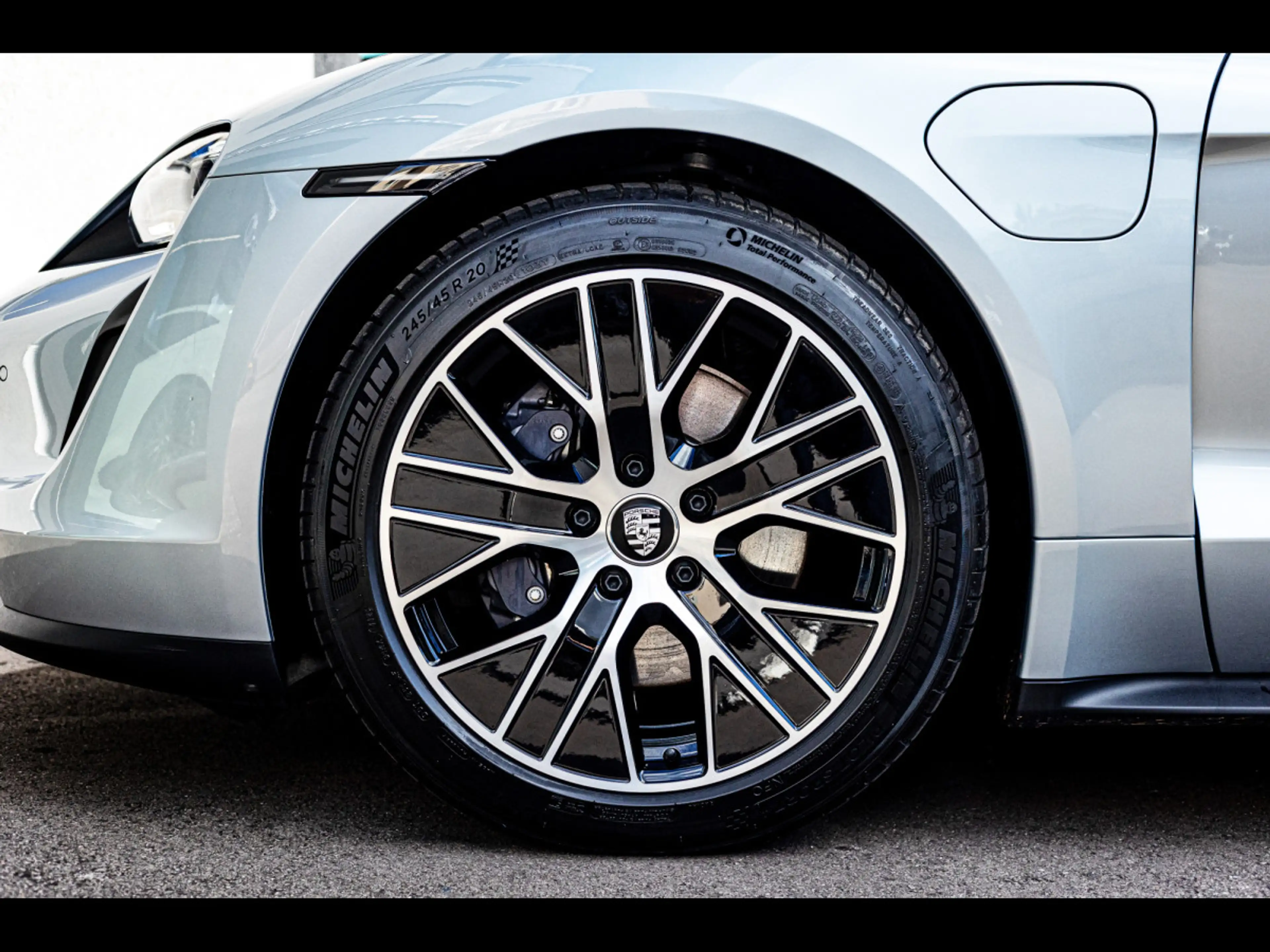 Porsche Taycan 408 CH°DOLOMITE GREY°PANO°22' TAYCAN TURBO WHEELS — photo 8