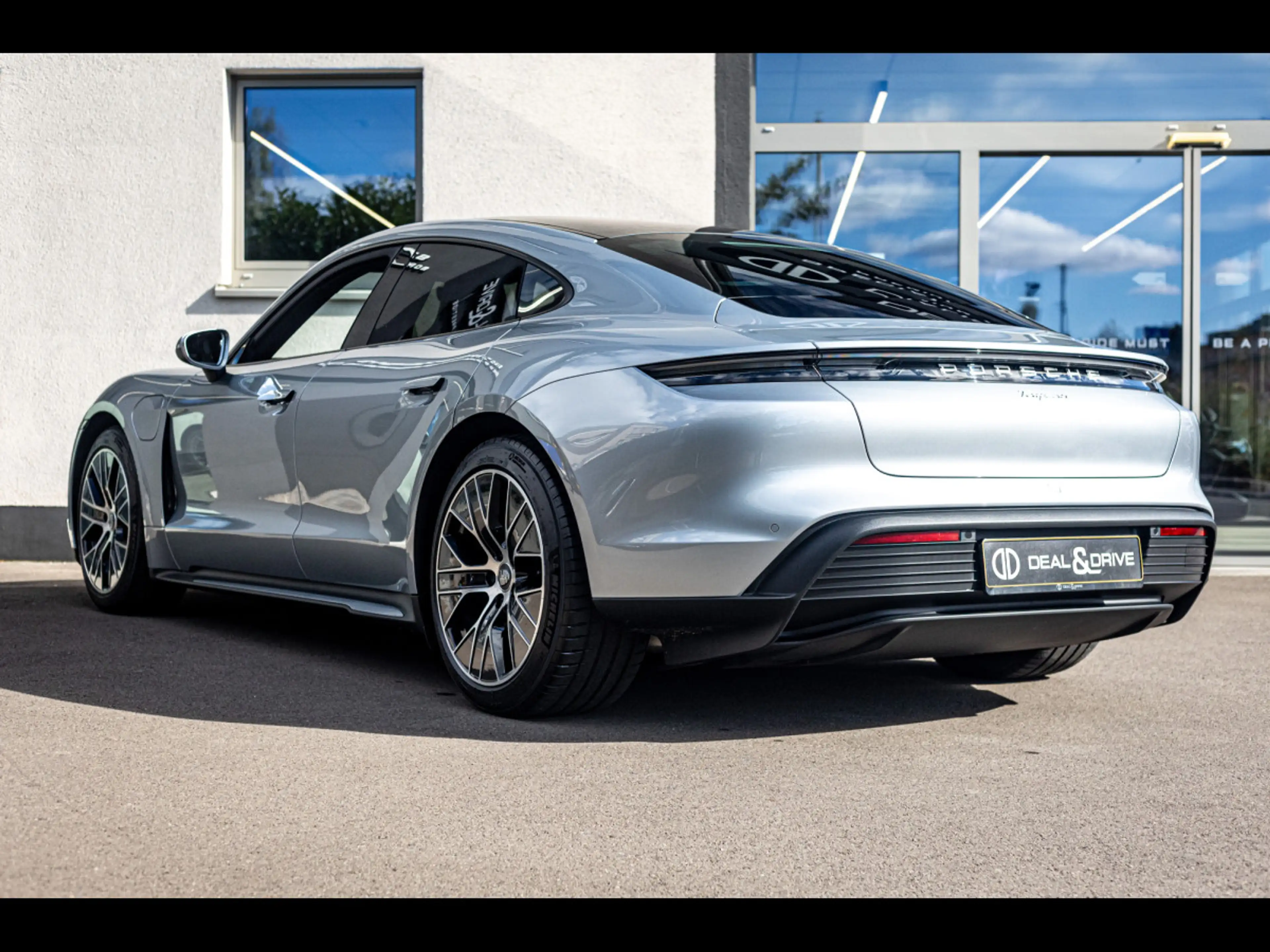Porsche Taycan 408 CH°DOLOMITE GREY°PANO°22' TAYCAN TURBO WHEELS — photo 2
