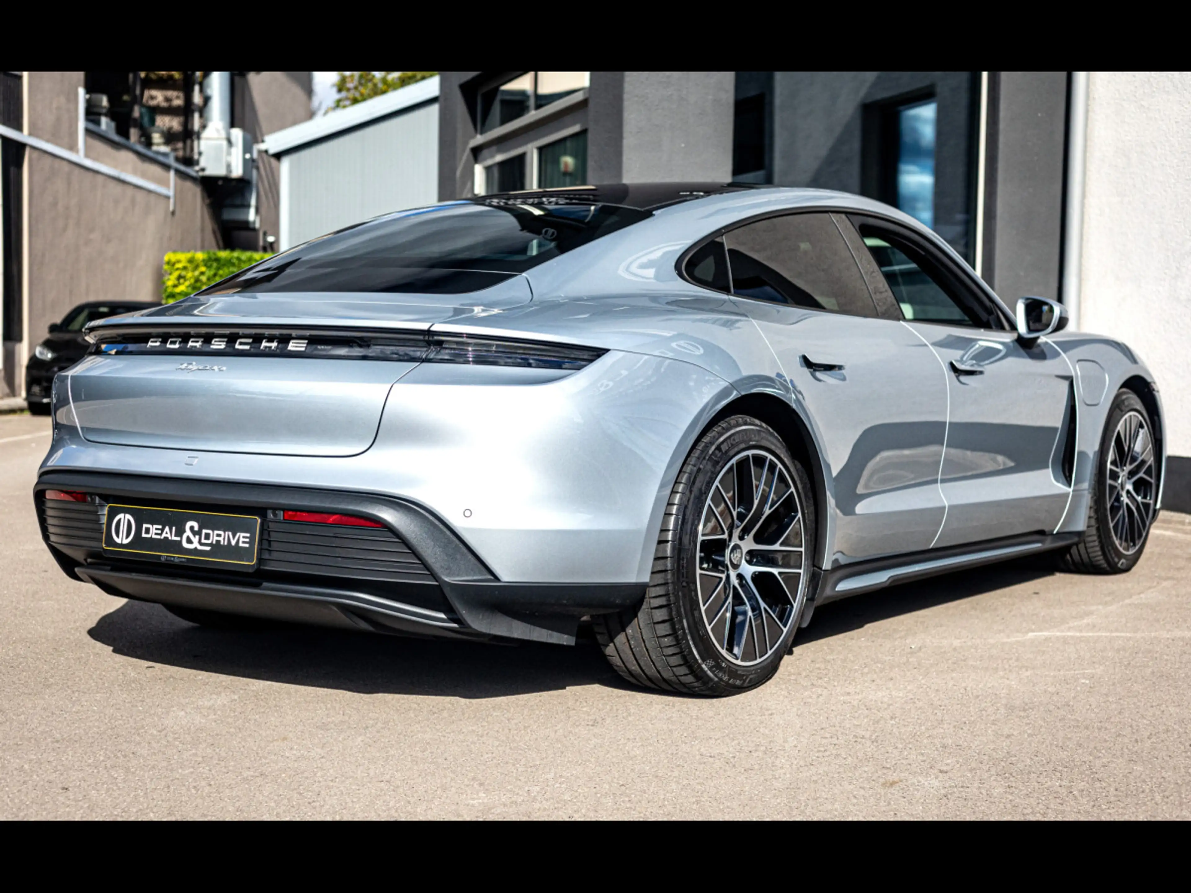 Porsche Taycan 408 CH°DOLOMITE GREY°PANO°22' TAYCAN TURBO WHEELS — photo 6