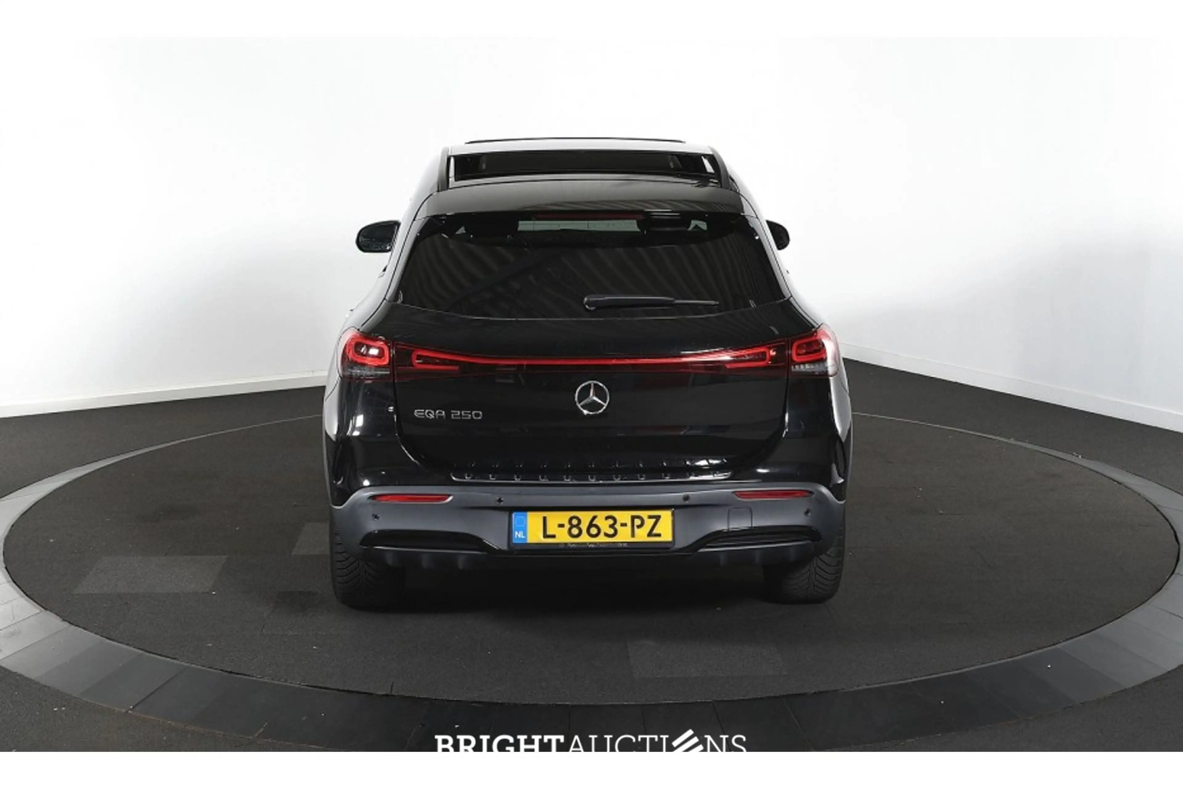 Mercedes-Benz EQA 250 Business Solution AMG 67 kWh — photo 5