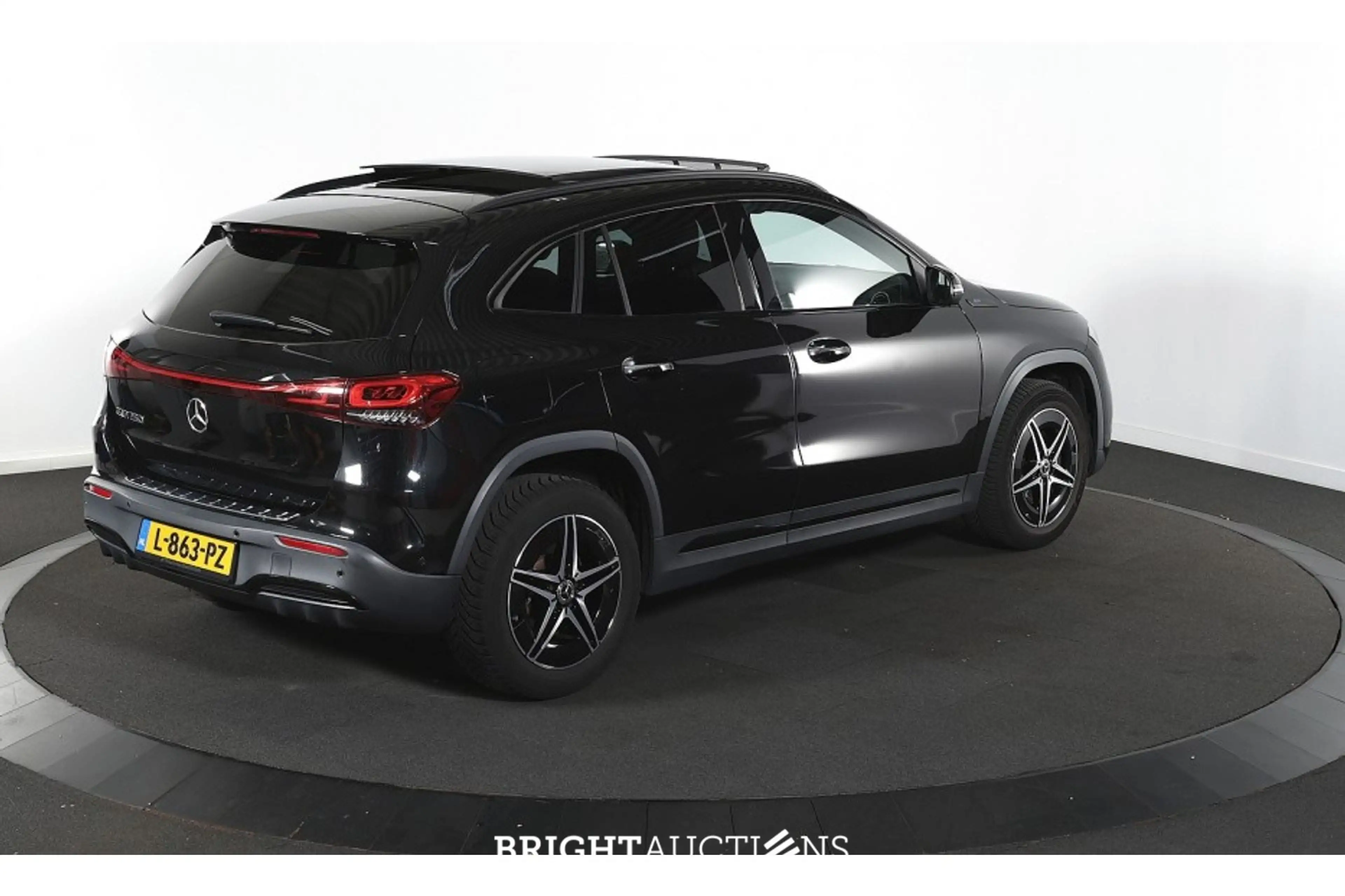 Mercedes-Benz EQA 250 Business Solution AMG 67 kWh — photo 3
