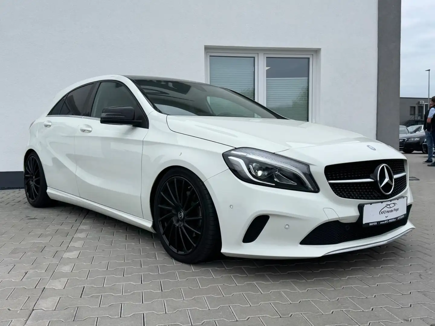 Mercedes-Benz A 180 A -Klasse A 180 Score White - 2