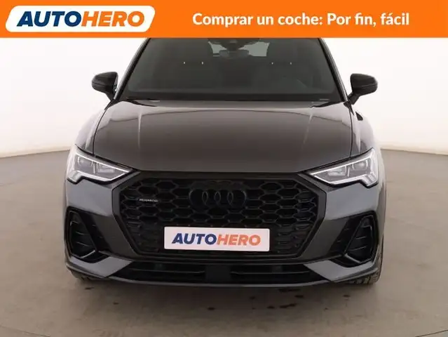 Audi Q3 view 9