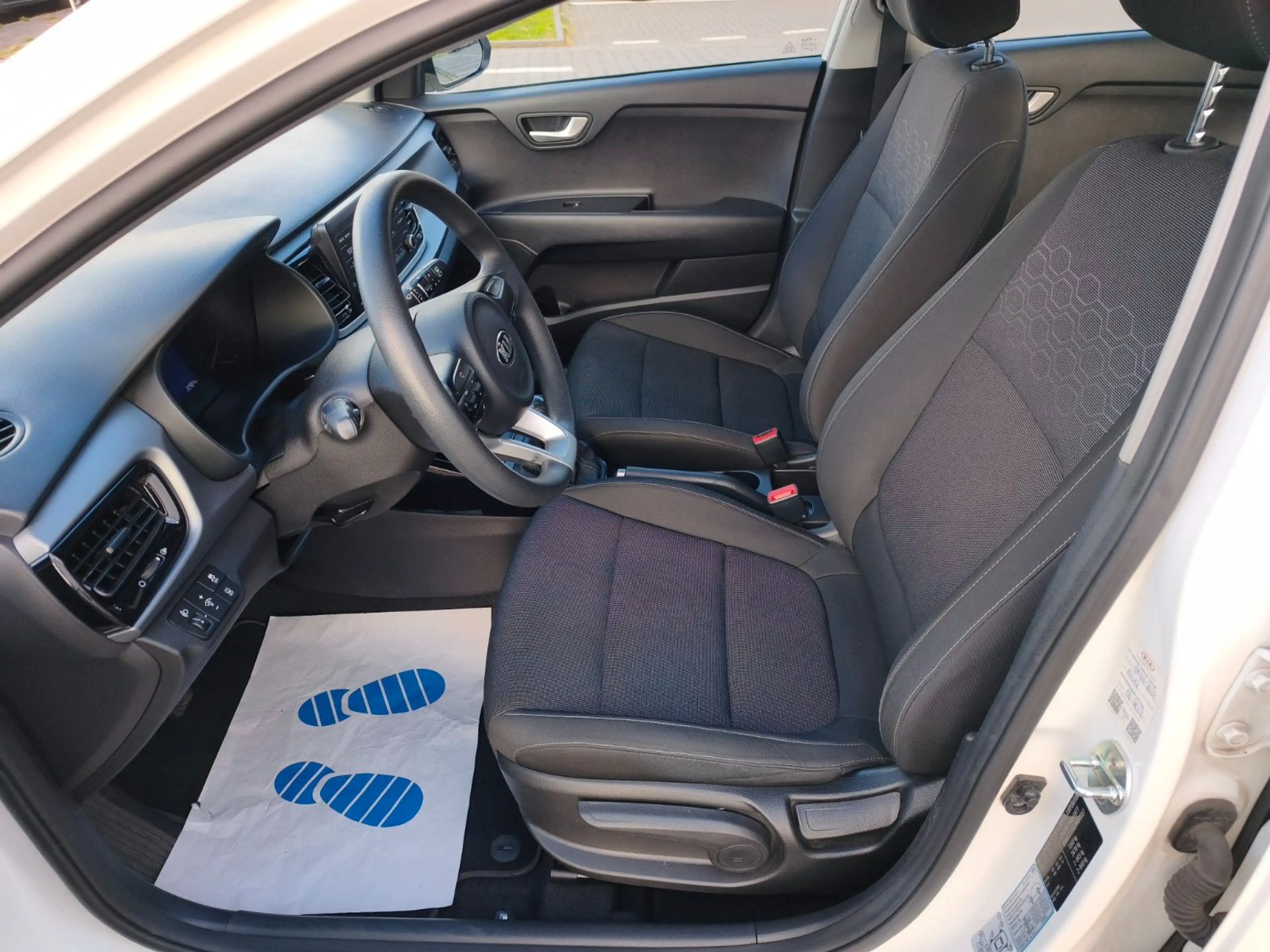 Kia Rio Edition 7 — photo 13