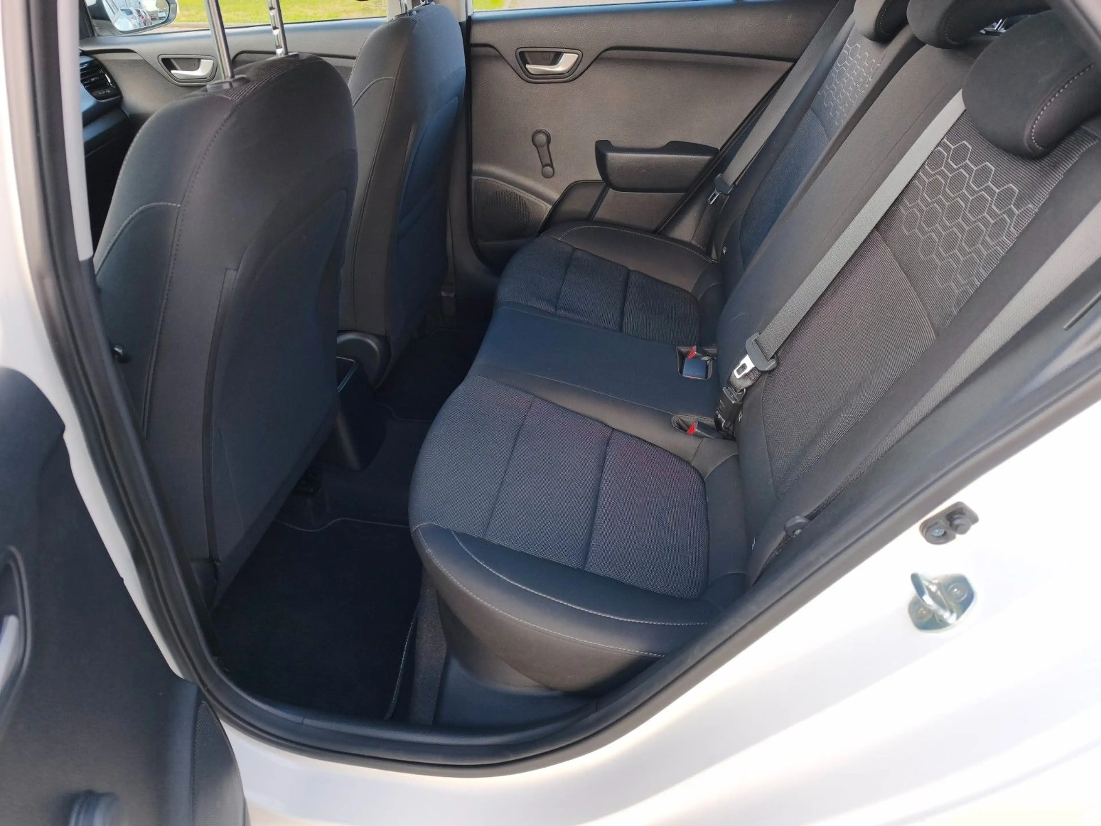 Kia Rio Edition 7 — photo 12