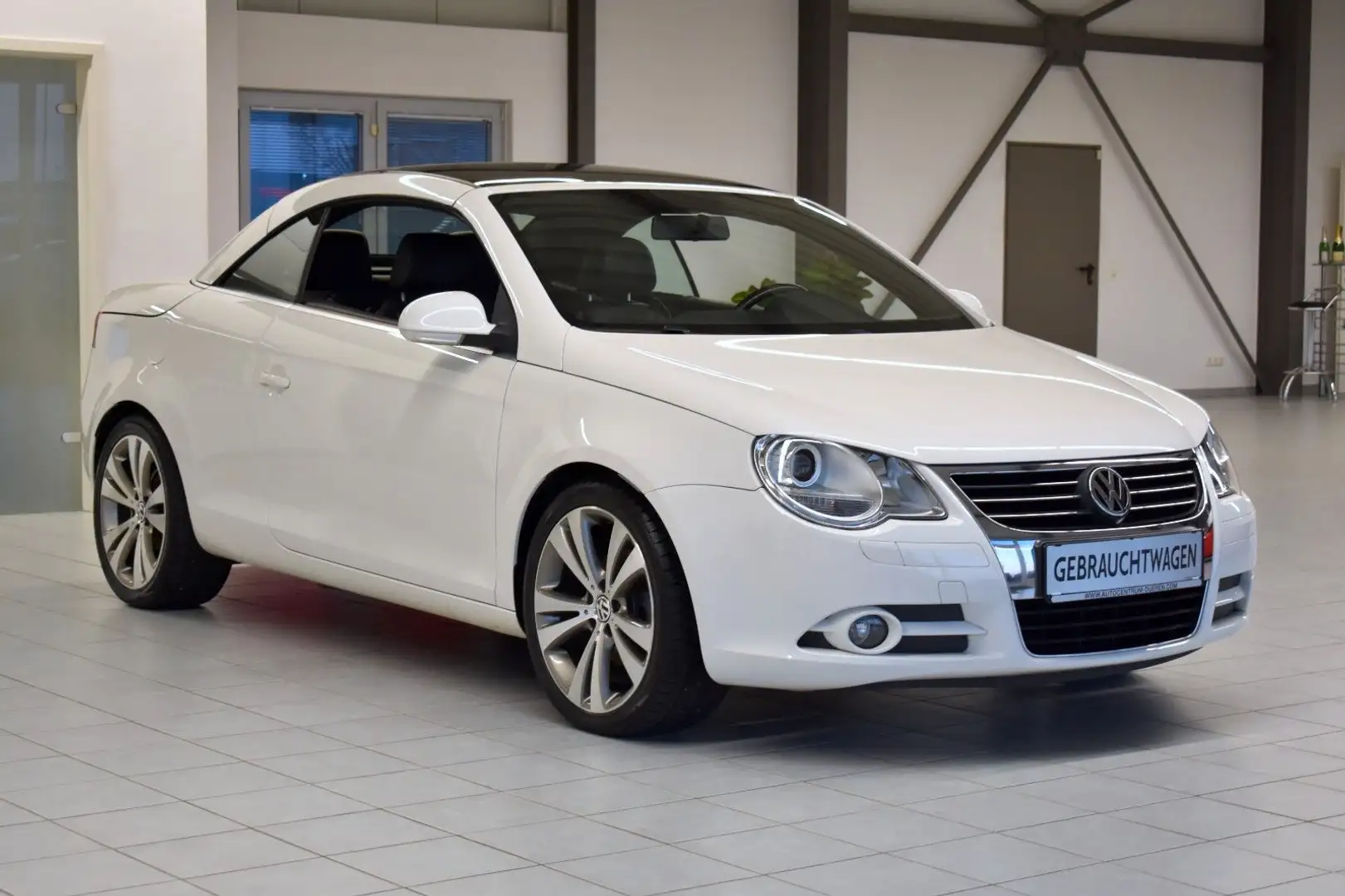 Volkswagen Eos 2.0/GLASDACH/NAVIGATION/BLUETOOTH/2.HAND Weiß - 2