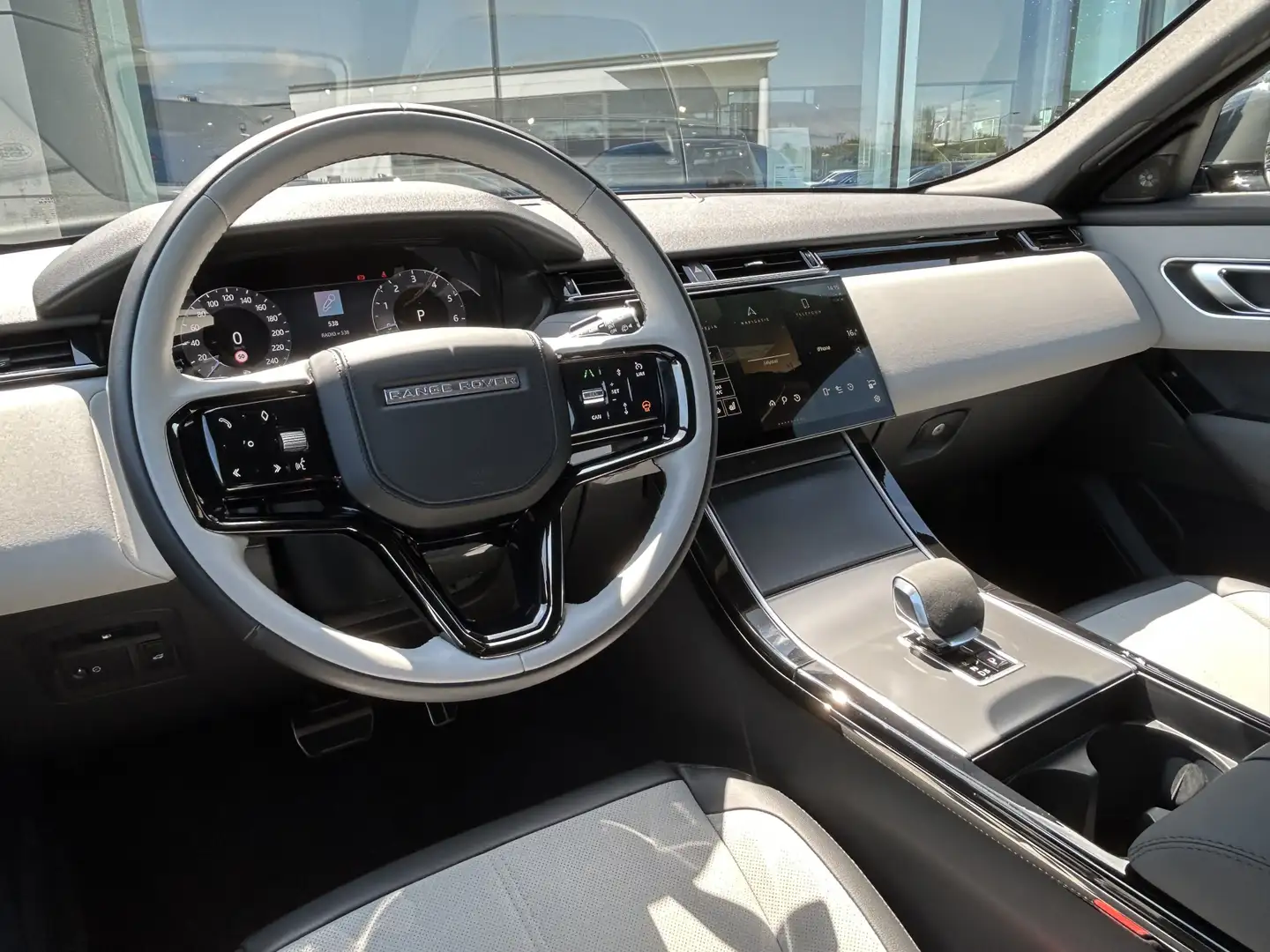 Land Rover Range Rover Velar P400e 404pk AWD R-Dynamic SE | Lichtgrijs interieu Blau - 2