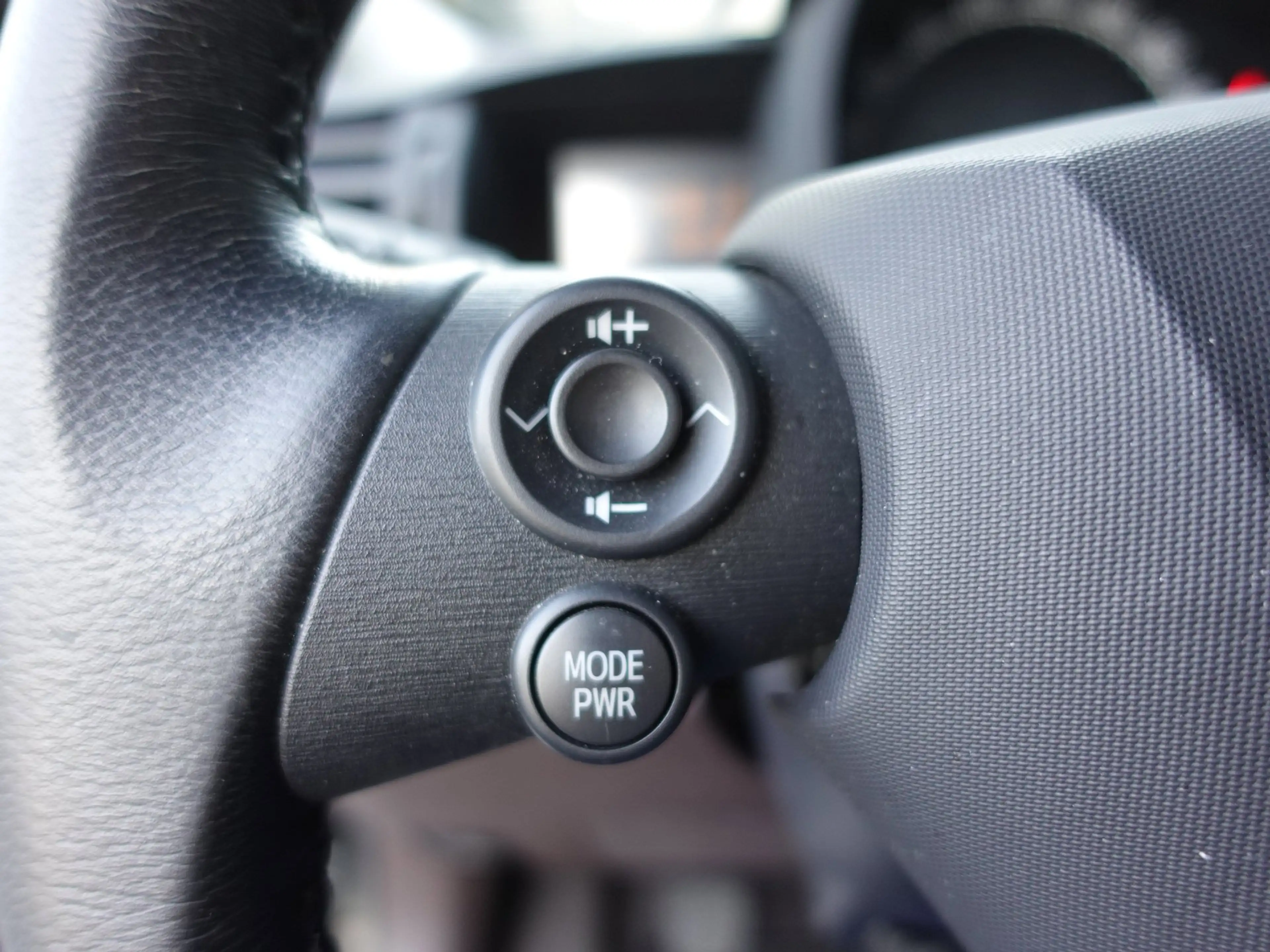 Toyota iQ 1.0 VVTi Executive (Navigatie,Keyless entry,Climat — photo 10