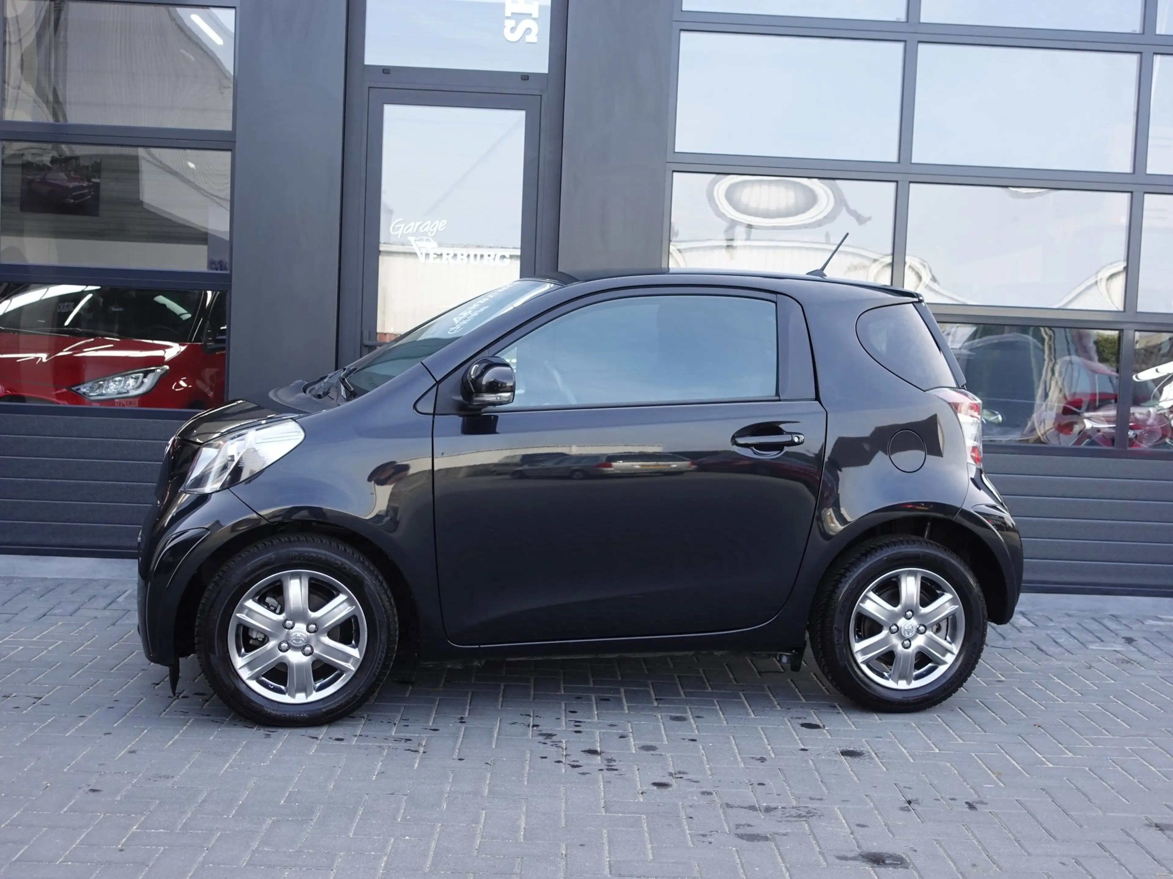Toyota iQ 1.0 VVTi Executive (Navigatie,Keyless entry,Climat — photo 2