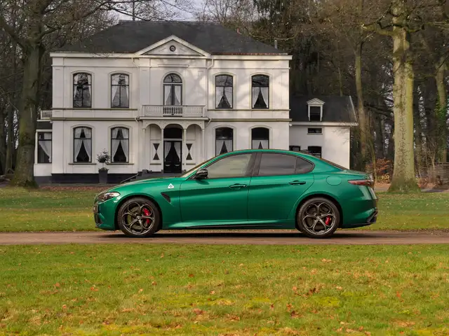 Alfa Romeo Giulia 2.9 V6 Quadrifoglio MY26 | Carbon dak | Akrapovic