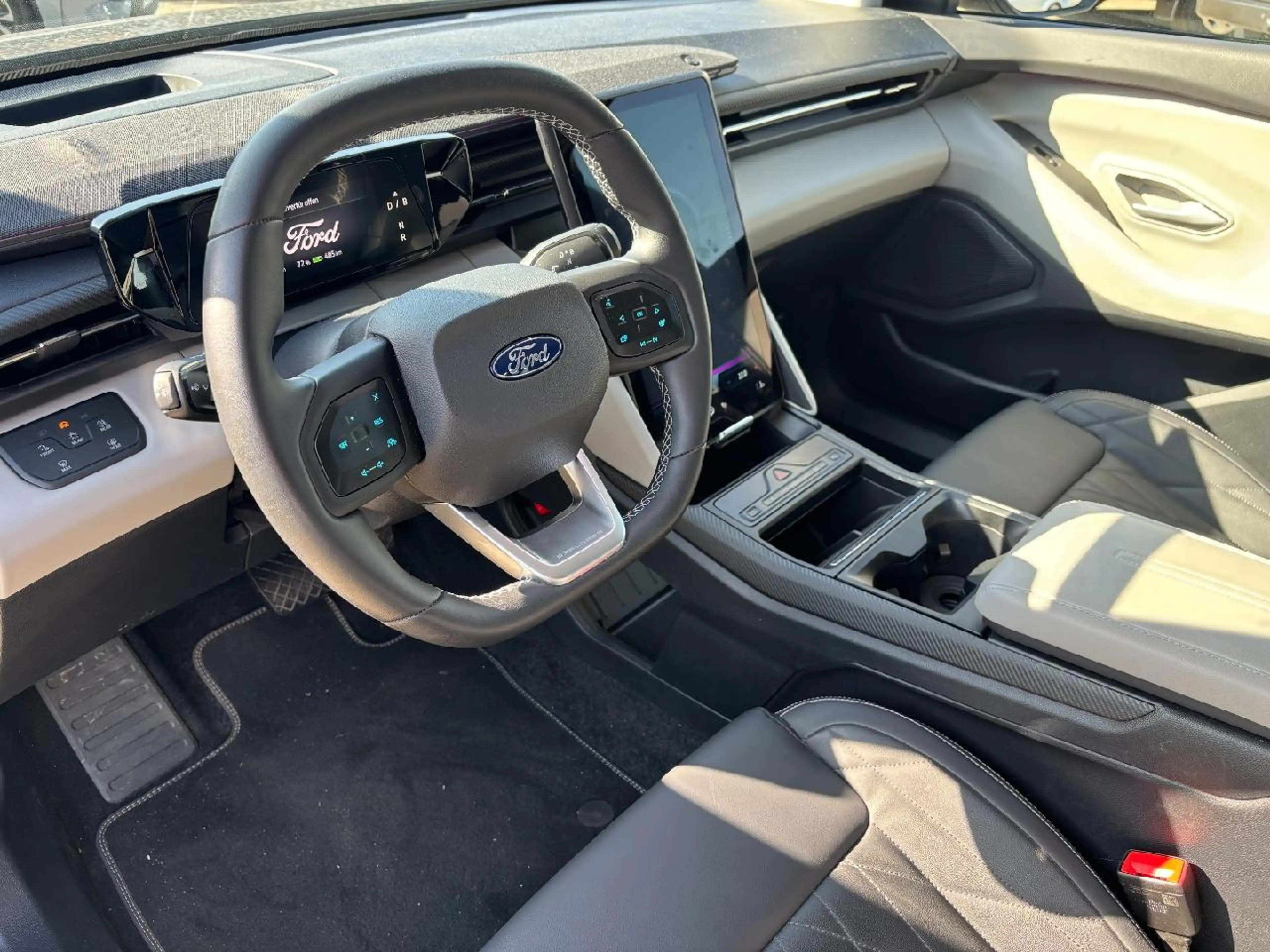 Ford Explorer Premium AWD Kamera/Wärmepumpe — photo 8
