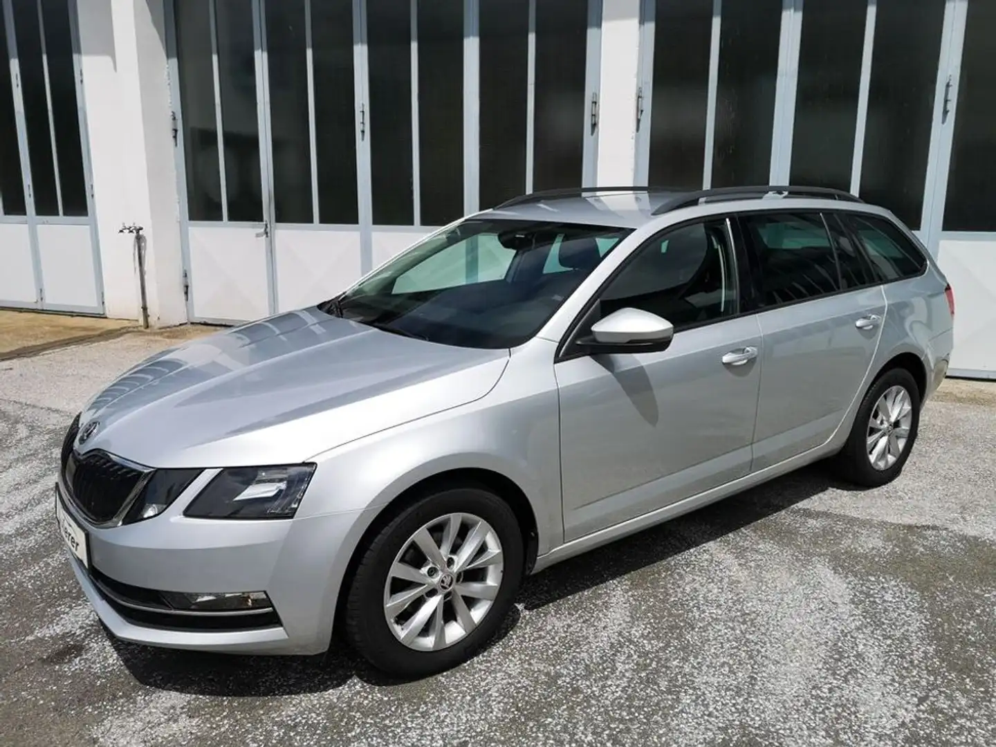 Skoda Octavia Style DSG * AHK * ACC Silber - 1