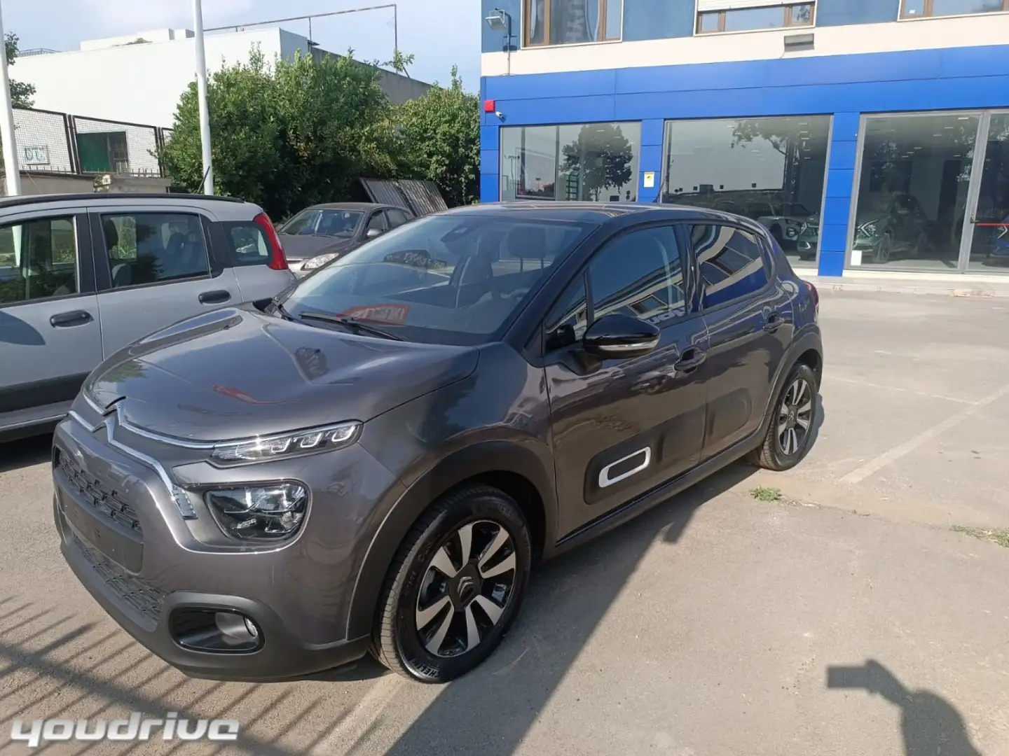 Citroen C3 PureTech 110 S&S EAT6 Max KM 18.200 Grau - 2