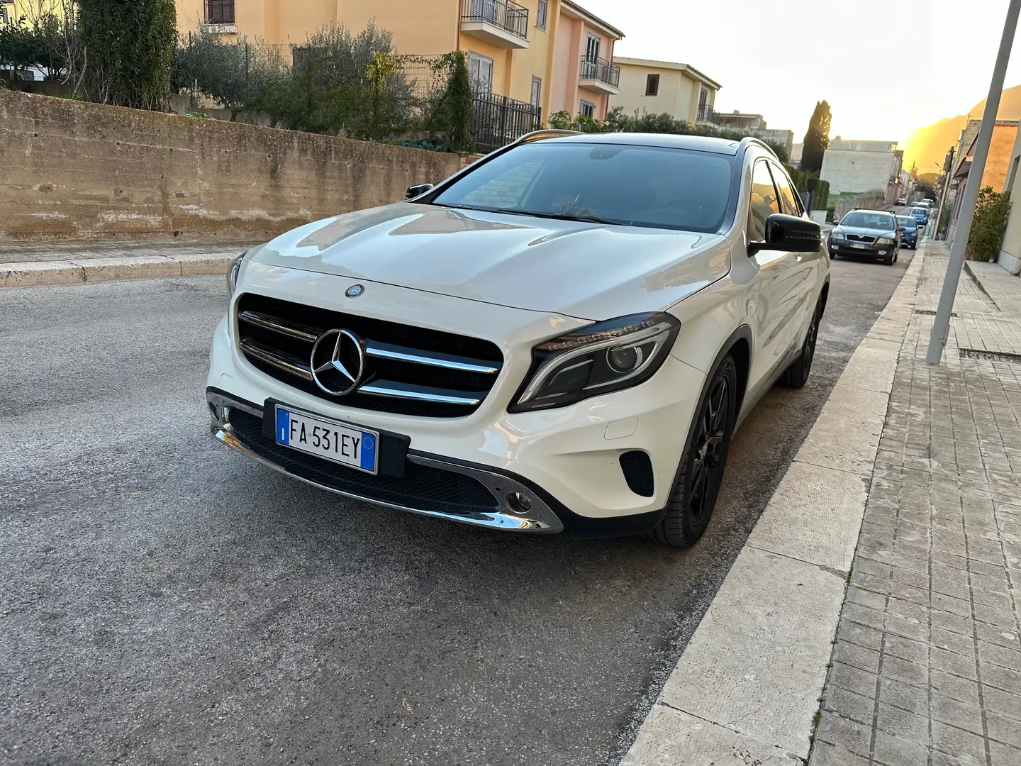 Mercedes-Benz 220 Sport 220 cv Weiß - 2