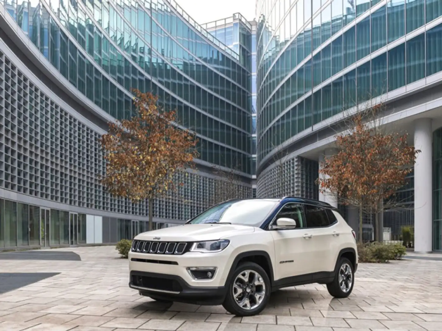 Jeep Compass 1.4 MultiAir 2WD Longitude METANO Silber - 1