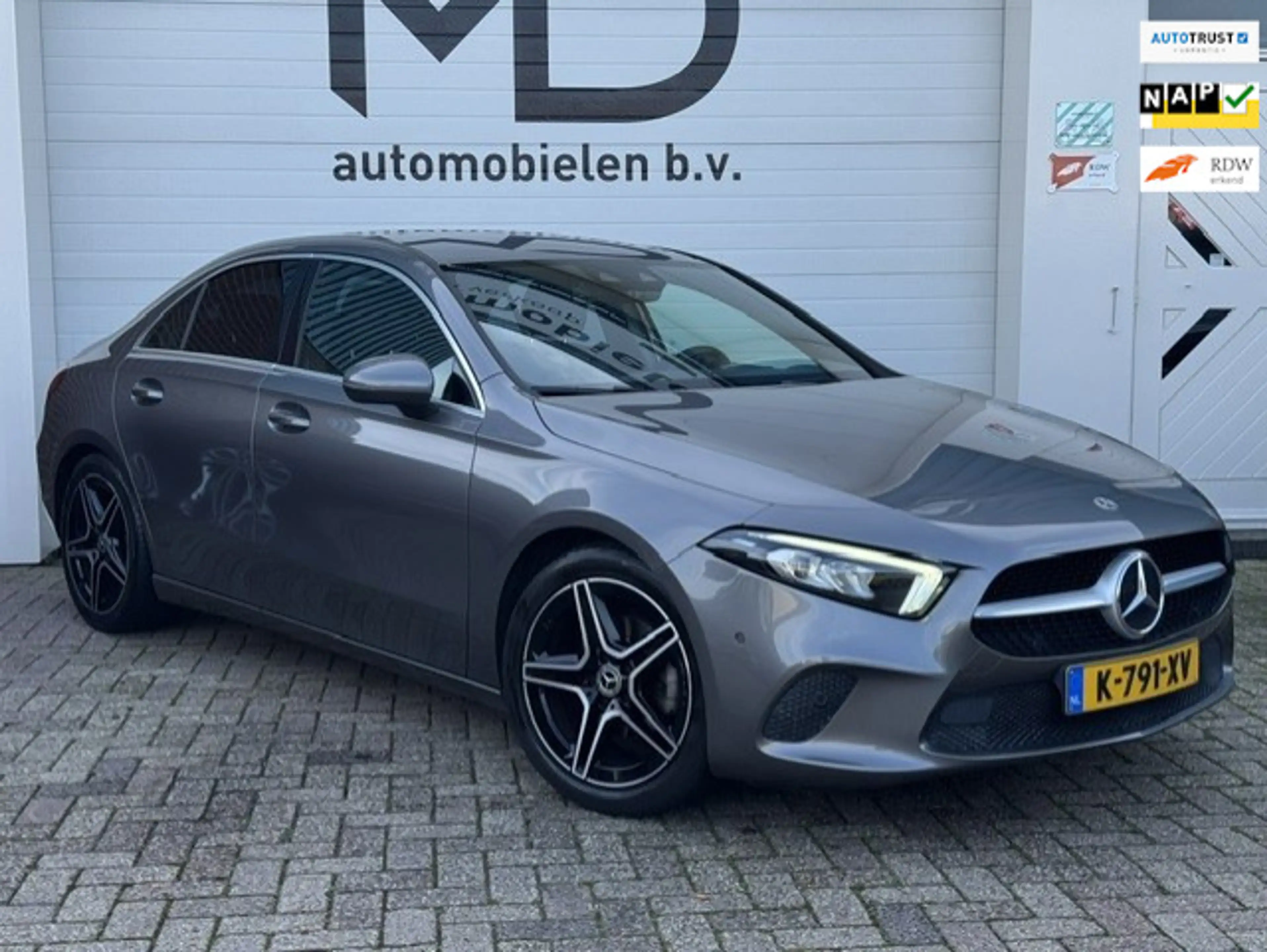 Mercedes-Benz A 180 Business Solution Luxury-Digital dash- BTW - sfeer