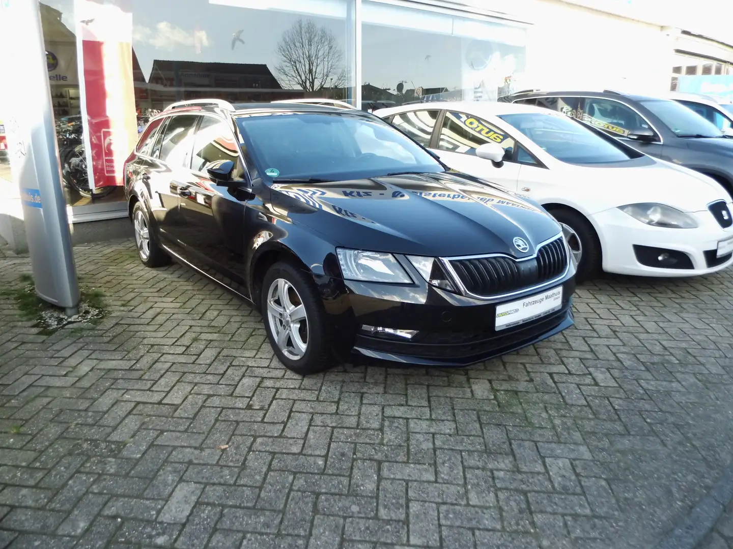 Skoda Octavia Ambition Schwarz - 1
