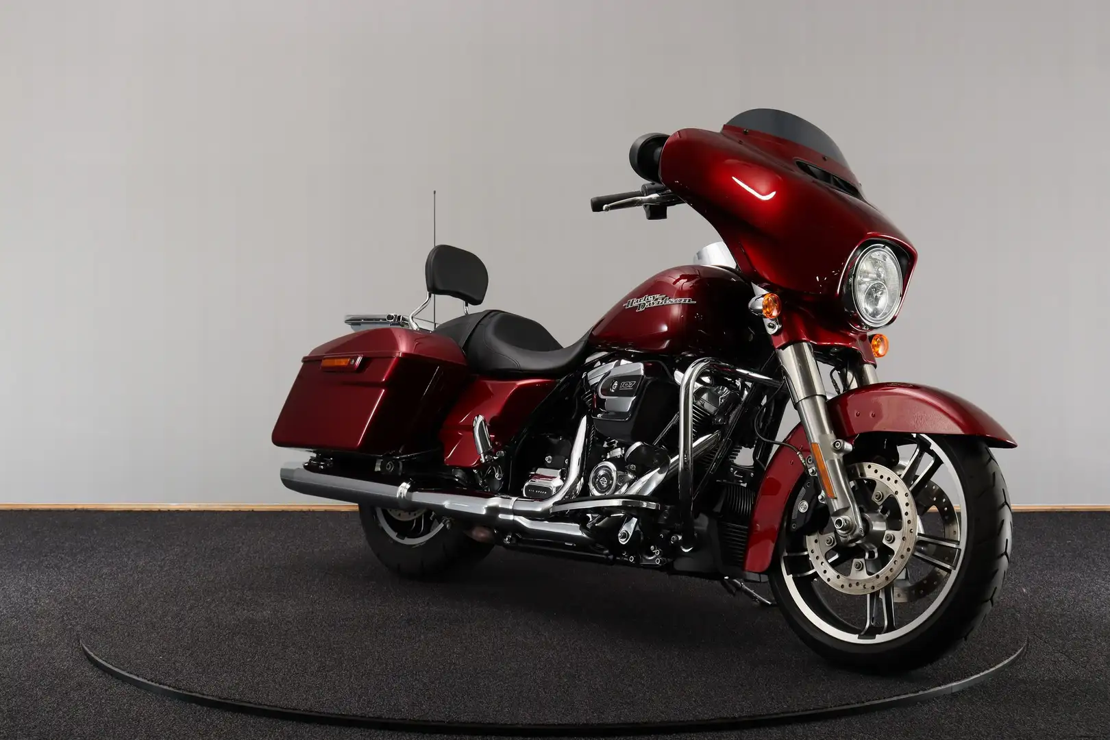 Harley-Davidson Street Glide FLHXS Special Solid Colour crvena - 1