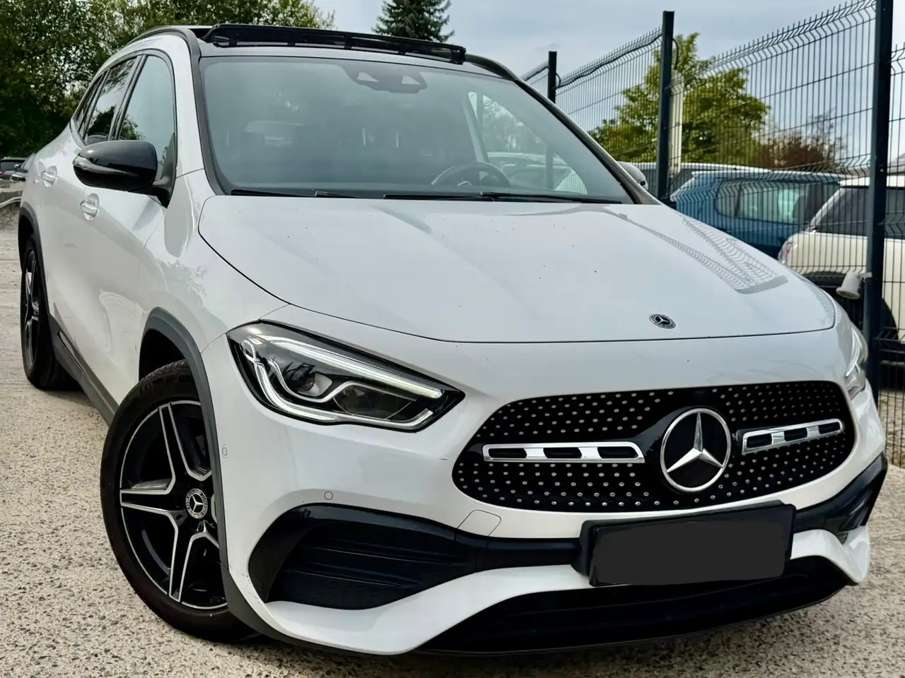 Mercedes-Benz GLA 200