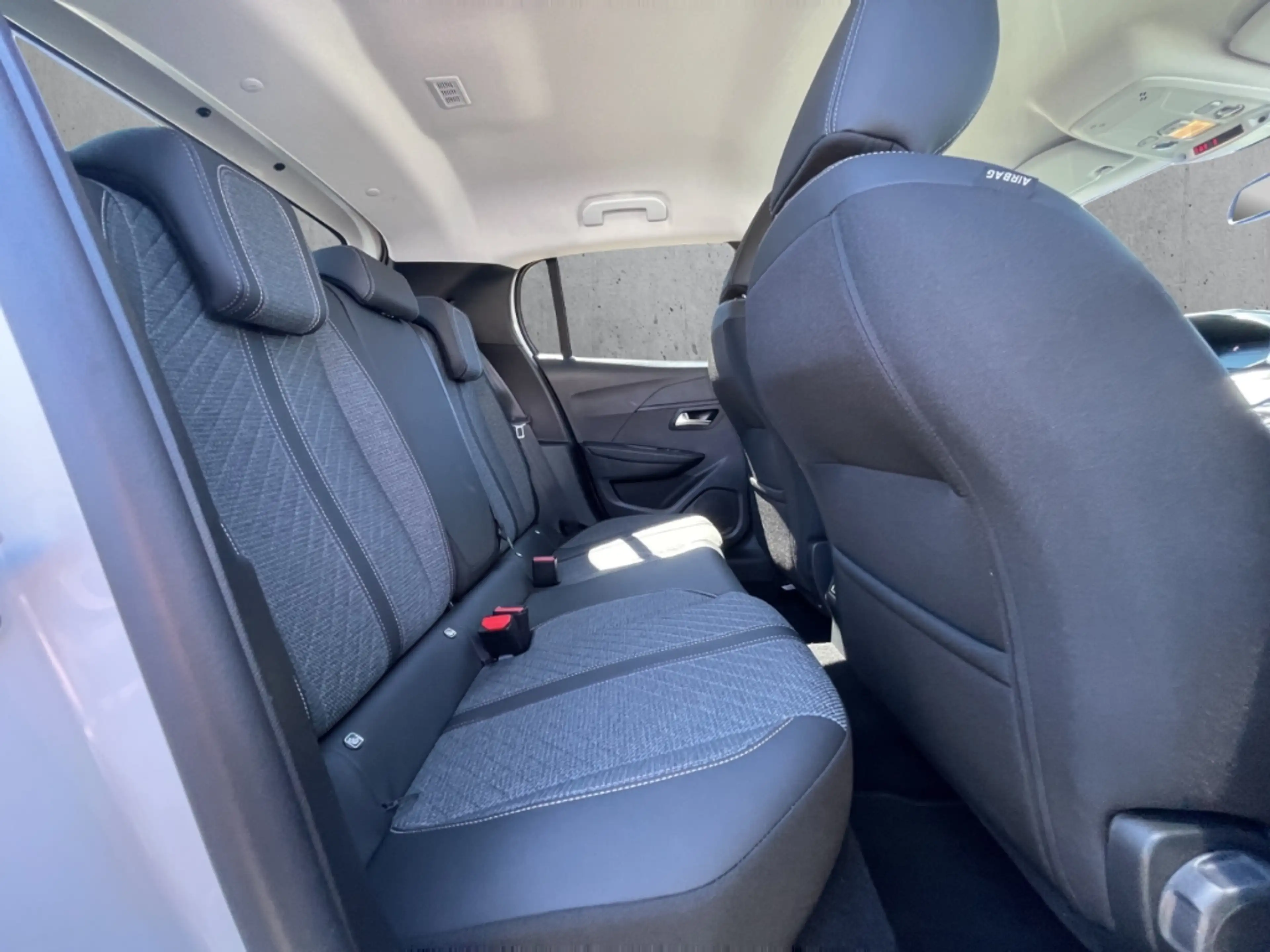Peugeot 208 Allure PT 100 LED DAB SHZ Klimaautom Fahrerprofil — photo 14