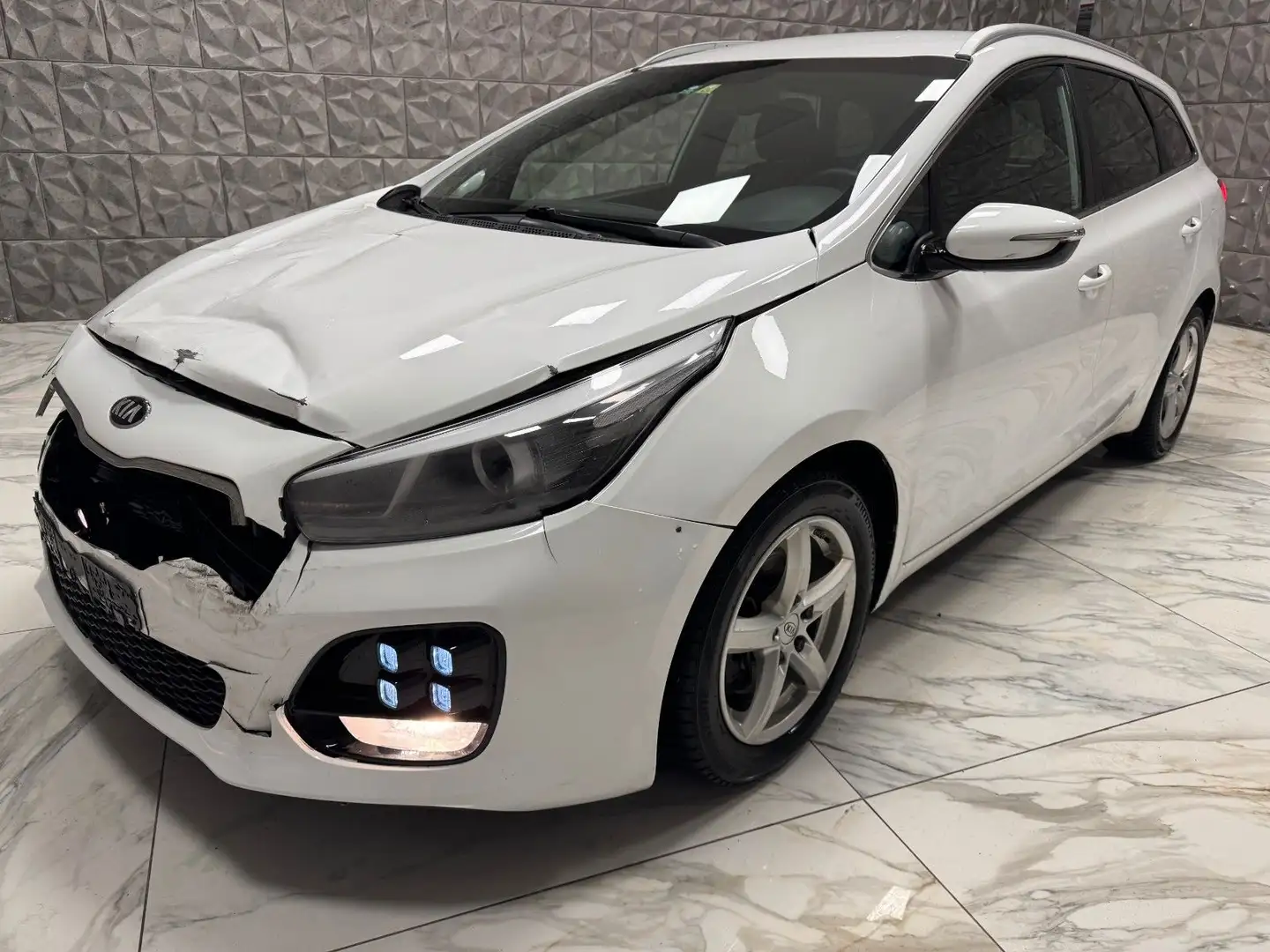 Kia Ceed SW / cee'd SW Ceed Sportswagon GT-Line Weiß - 2