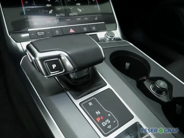 Audi A6 view 9