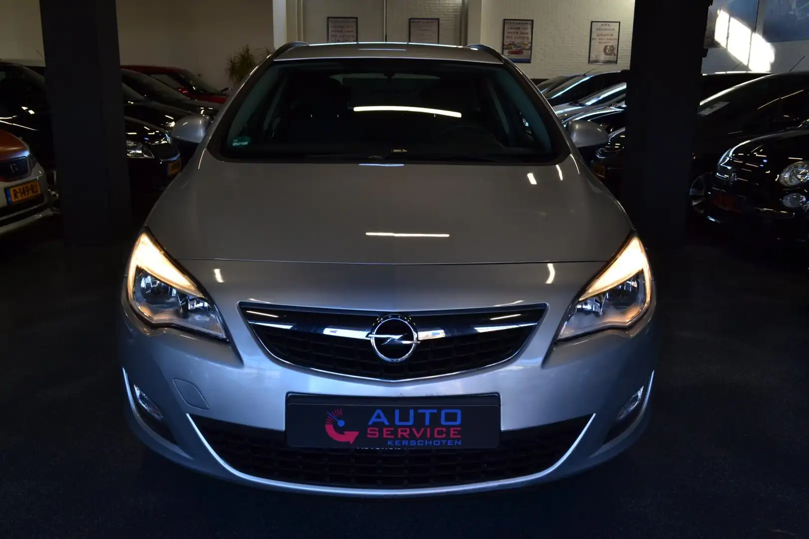 Opel Astra SPORTS TOURER 1.4 Selection AIRCO, ELEKTR. RAMEN, Szary - 2