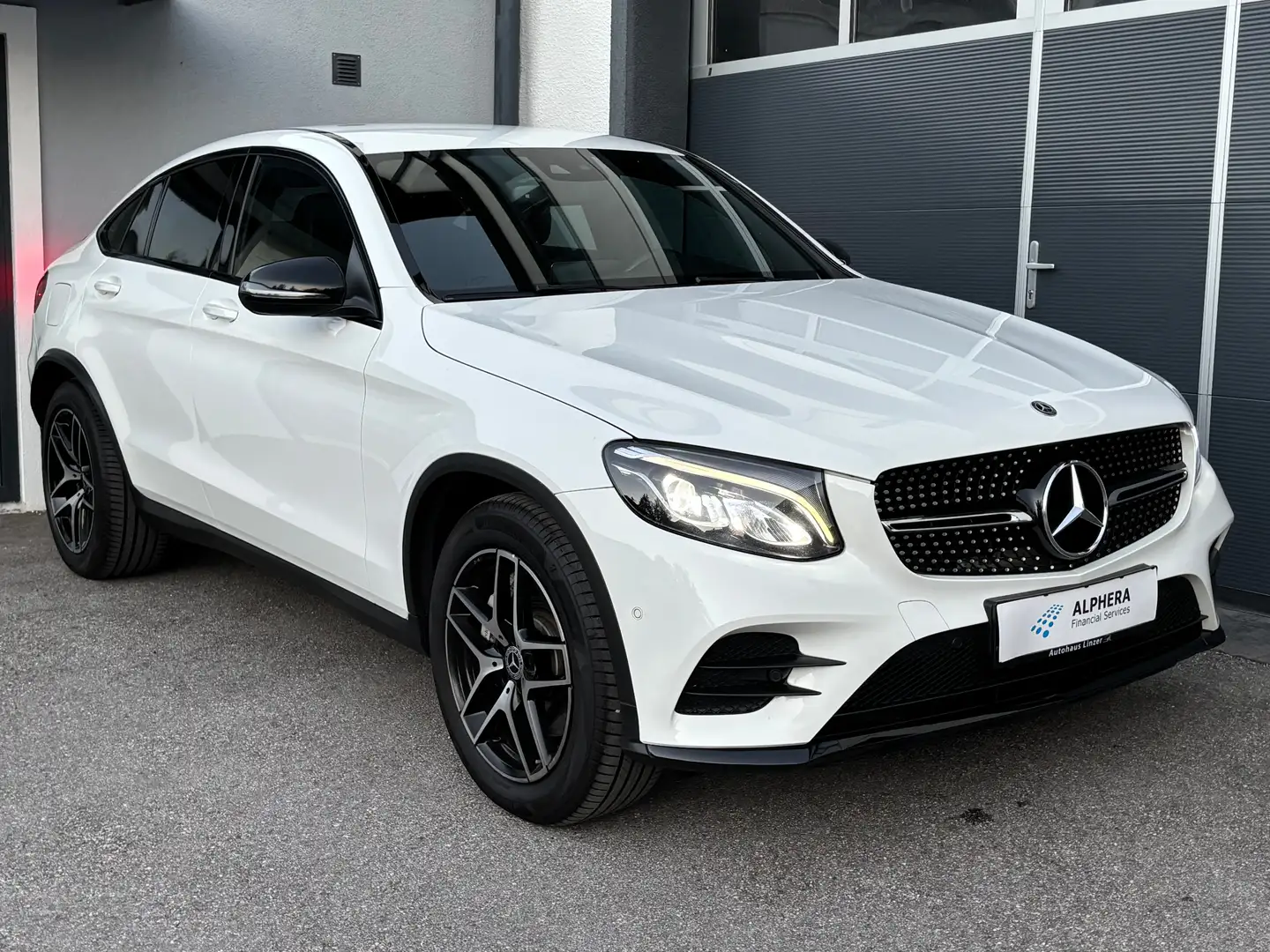 Mercedes-Benz GLC 220 d 4Matic *AMG-PAKET*AMBIENTE*LED*LEDER*CAM*19ZOLL Weiß - 1