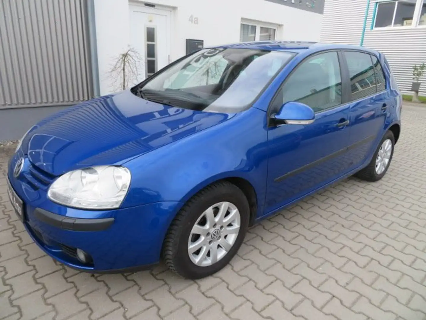 Volkswagen Golf 1.6 FSI KD neu TÜV 02/2026 Blau - 2