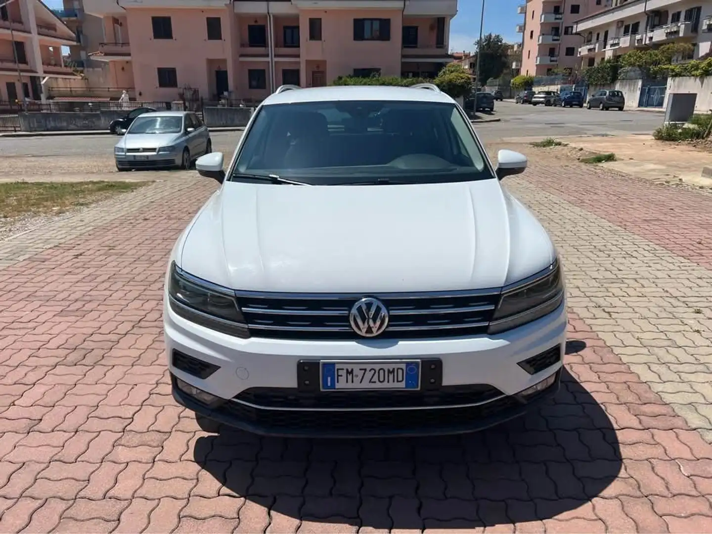 Volkswagen Tiguan Tiguan II 2016 2.0 tdi Executive 150cv dsg Bianco - 1