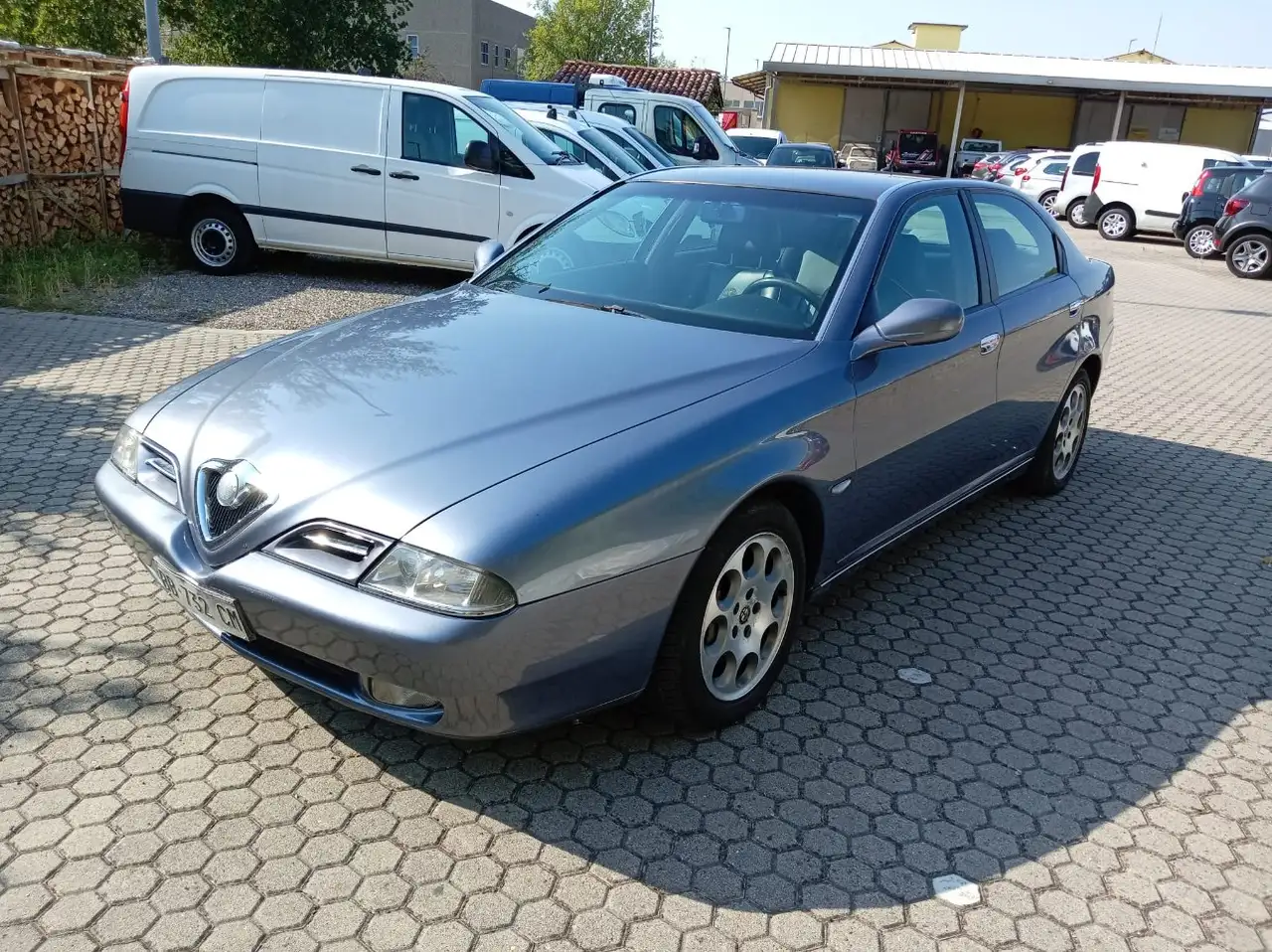 Alfa Romeo 166