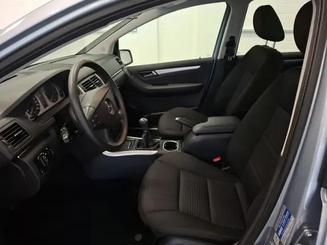 Mercedes-Benz B Class view 8