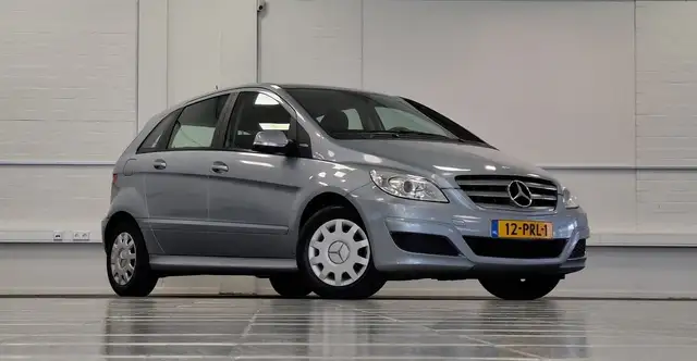 Mercedes-Benz B Class view 2