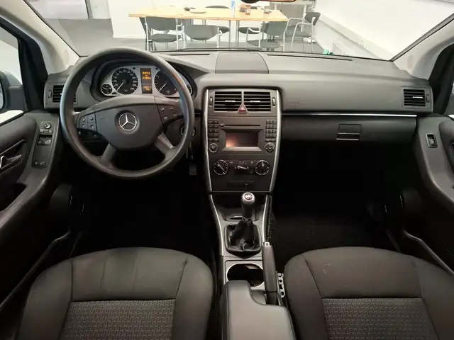 Mercedes-Benz B Class view 10