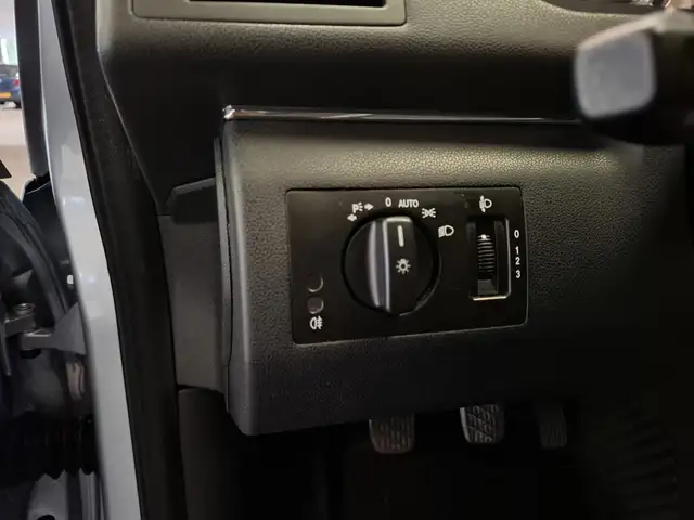 Mercedes-Benz B Class view 12