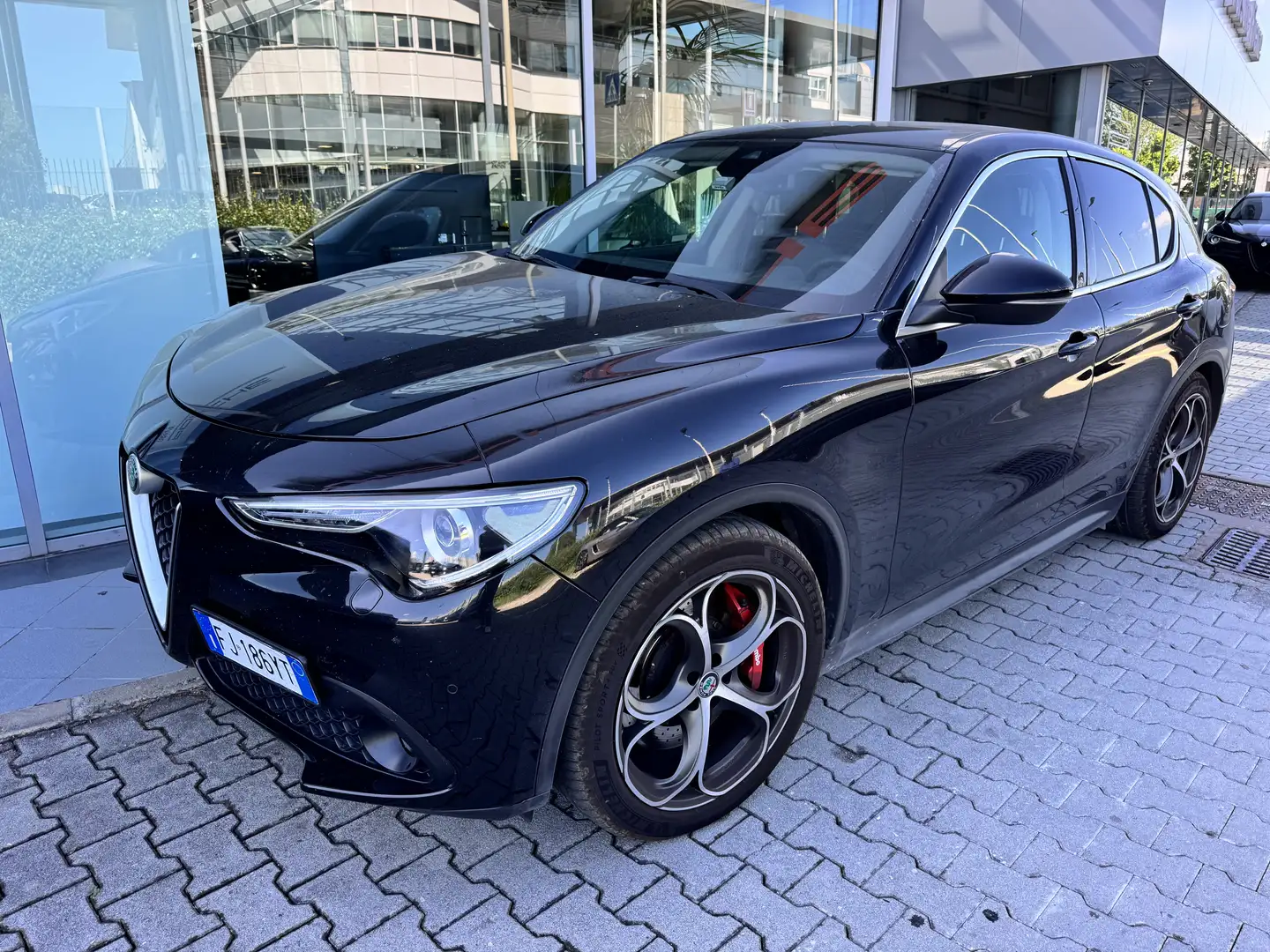 Alfa Romeo Stelvio 2.2 t Veloce Q4 210cv auto   MOTORE NUOVO Nero - 1