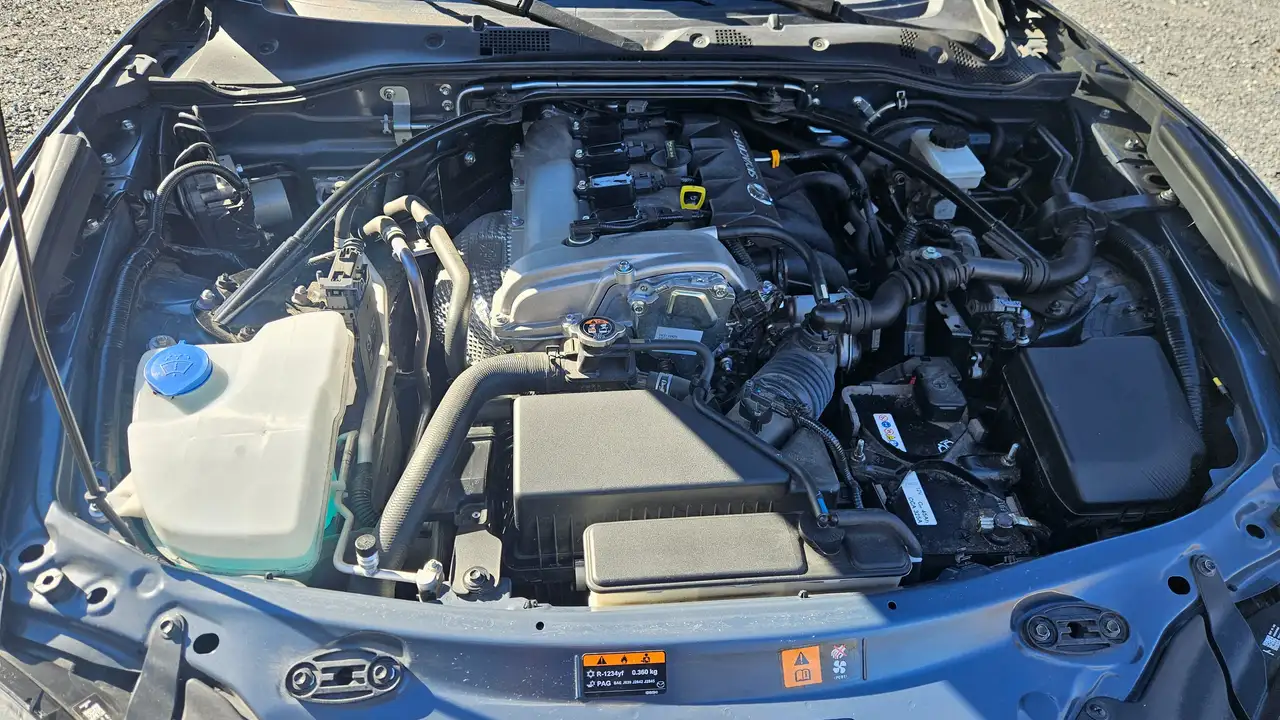 Mazda MX-5 Miata снимка Mazda MX-5 Miata
