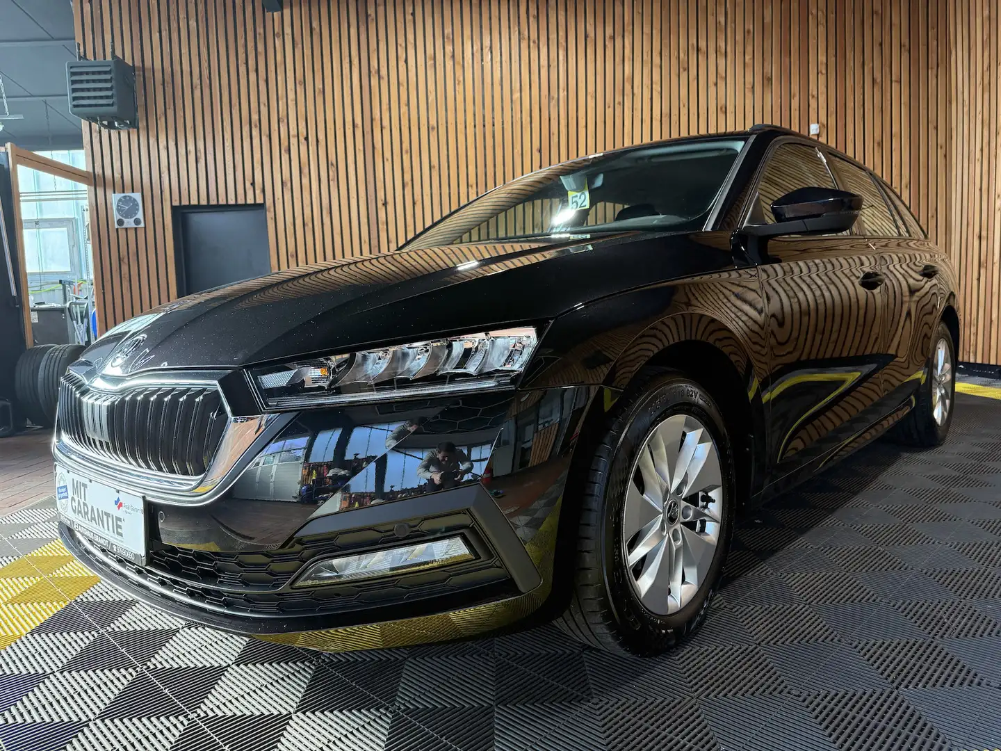 Skoda Octavia Combi TSI *Navi*LED*Kessy*Virtual*Tempo* Schwarz - 1