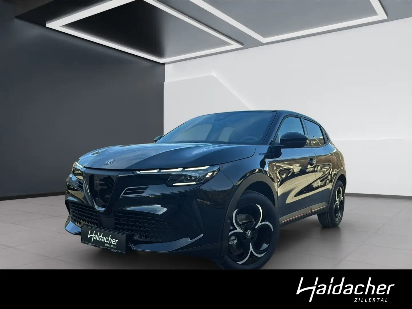 Alfa Romeo Junior Ibrida SPECIALE 1.2 VGT 145PS EDCT6 Schwarz - 1