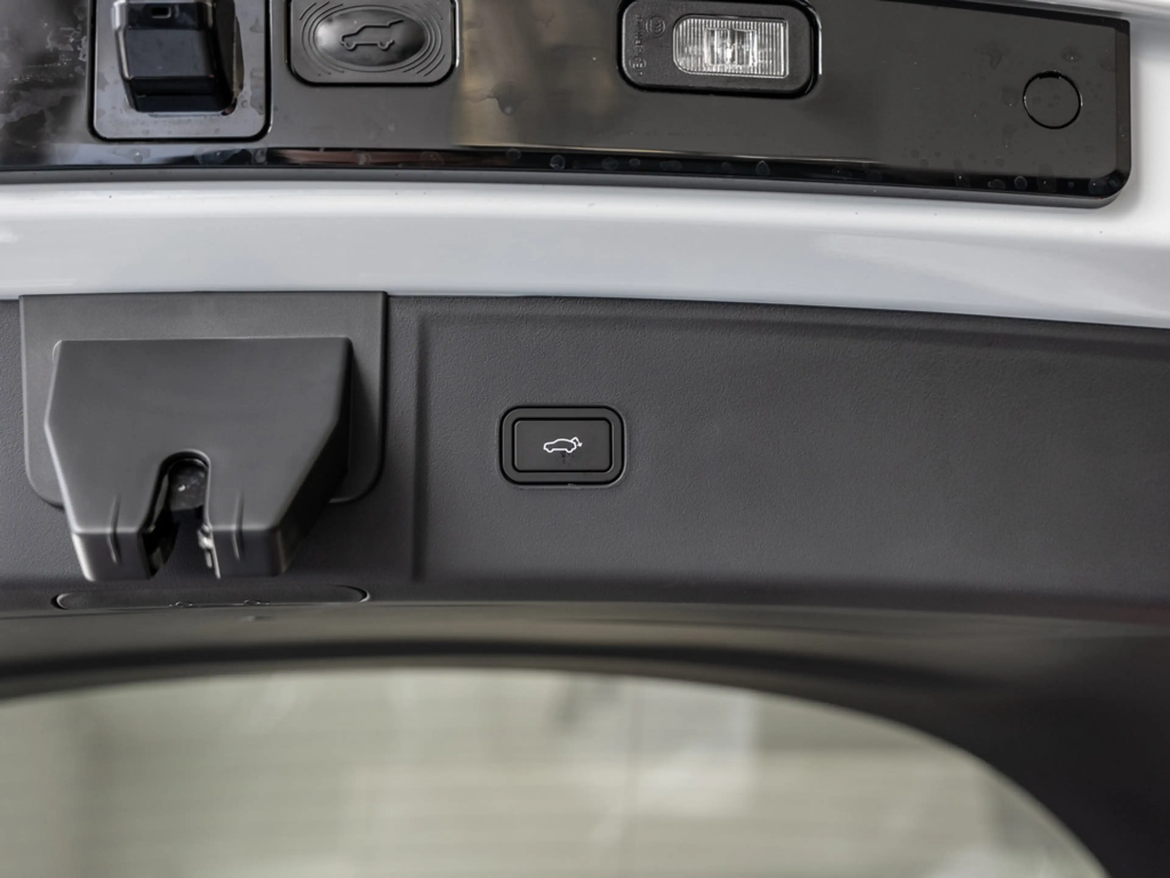 Lynk & Co 08 Core KAMERA NAVI W-LAN ACC LED PANO 360° — photo 11