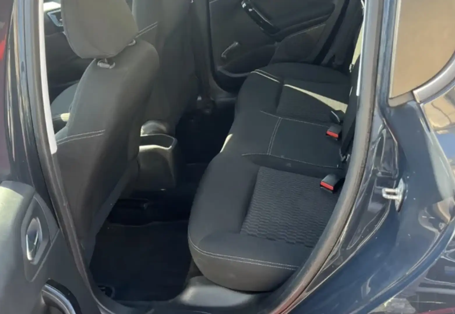 Peugeot e-208 Noir - 2